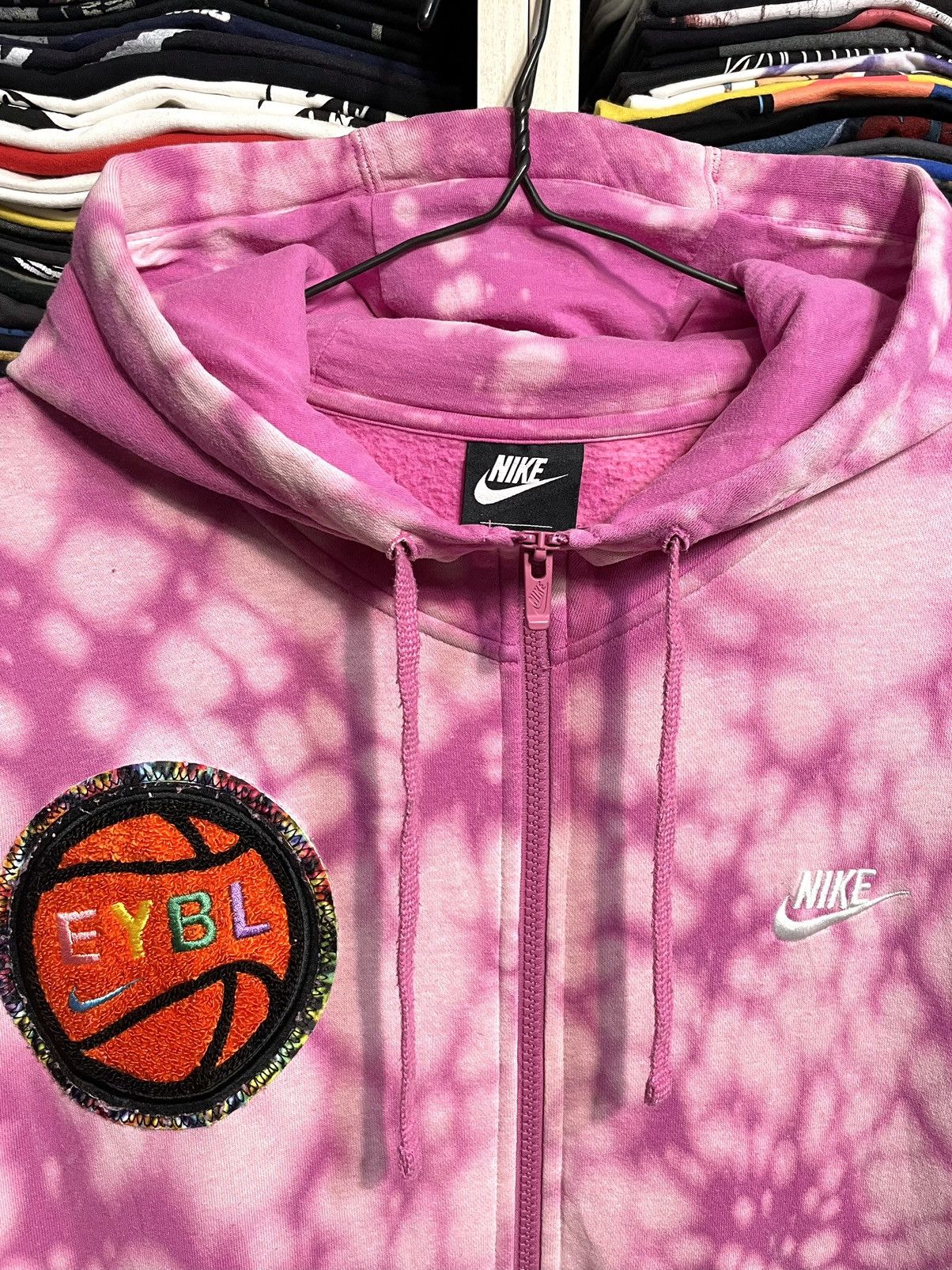 Nike Nike EYBL Tie Dye Basketball NBA Zip Hoodie Size XL Pink Size US XL / EU 56 / 4 - 3 Thumbnail