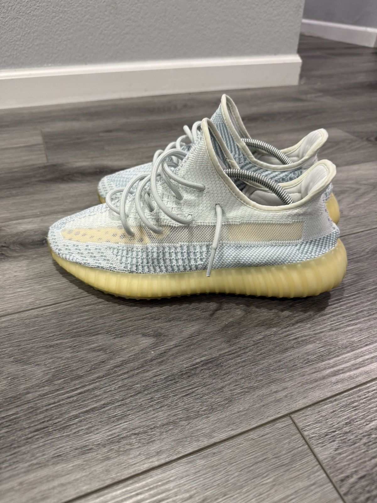 Yeezy Yeezy Boost 350 V2 Cloud White Size US 10.5 / EU 43-44 - 4 Thumbnail