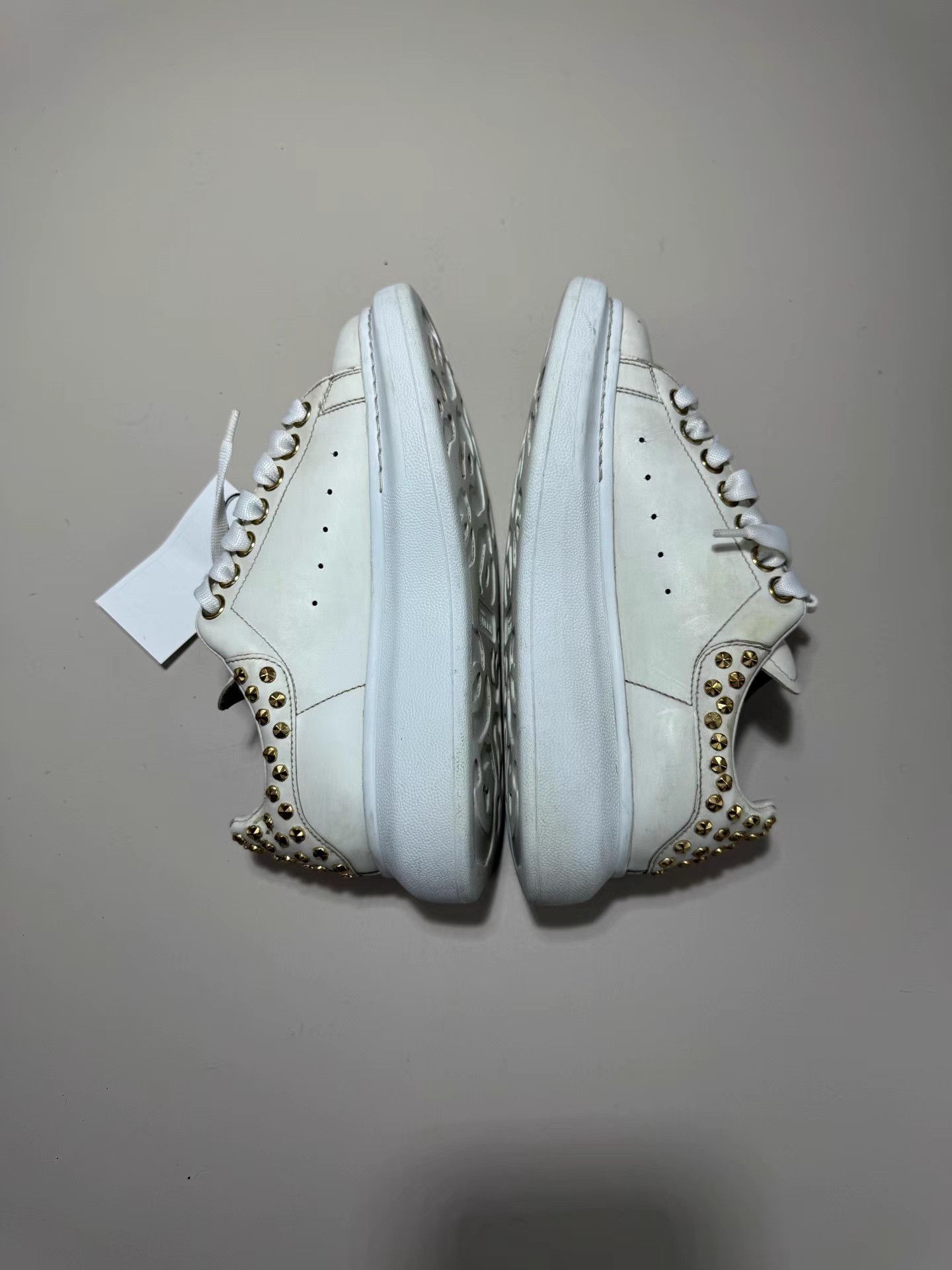 Alexander McQueen ALEXANDER MCQUEEN Stud Heel Tab White Sneakers Size US 6 / IT 36 - 3 Thumbnail