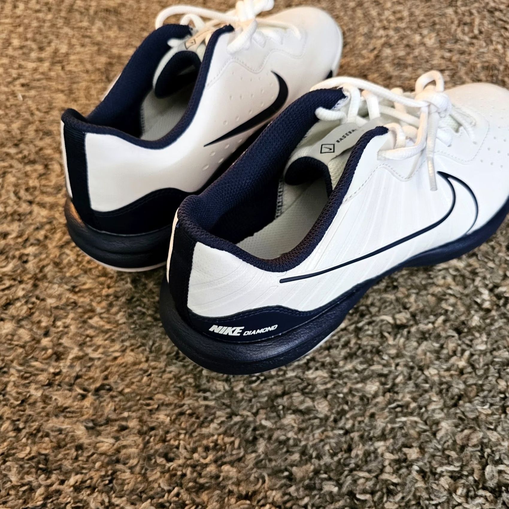 Nike Nike Alpha Huarache Varsity 4 Low Men’s 7.5 Baseball Cleats White Navy DJ6516-103 Size US 8 / EU 41 - 4 Thumbnail