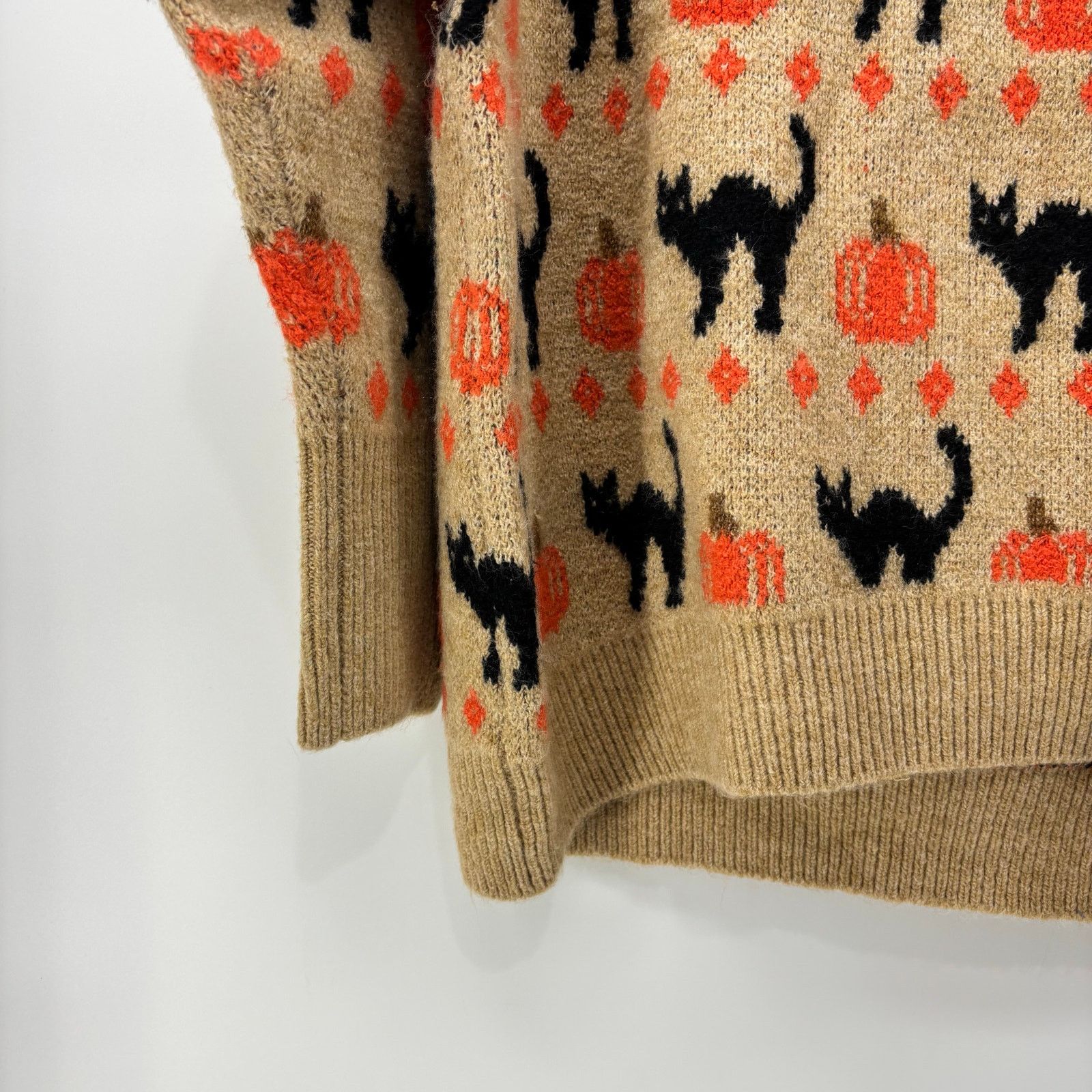 Vince Camuto Vince Camuto Size L Womens Sweater Black Cat Pumpkin Fall Size L / US 10 / IT 46 - 11 Thumbnail