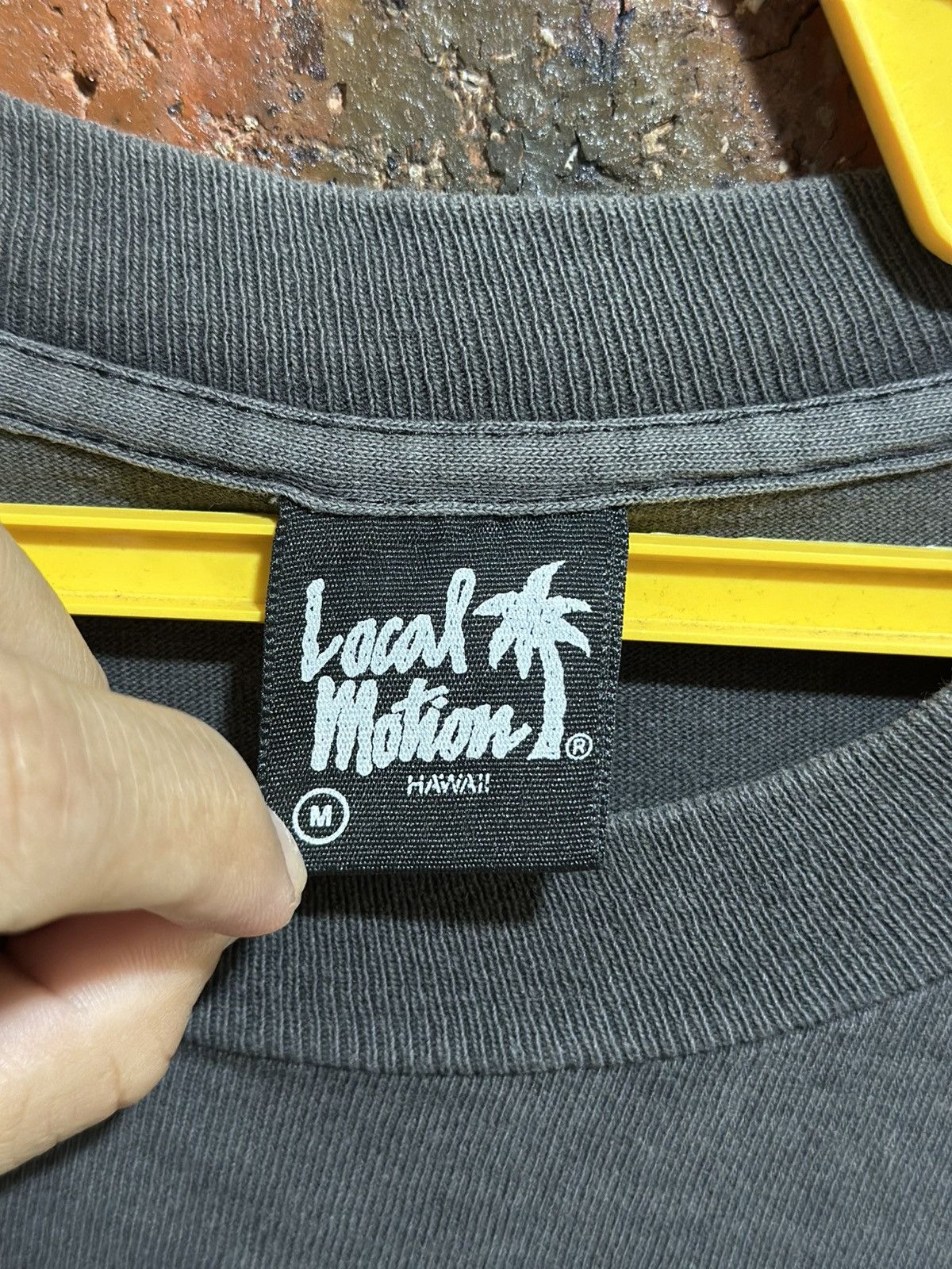 Vintage Vintage Local Motion Hawaii Faded Tee Size US M / EU 48-50 / 2 - 7 Thumbnail