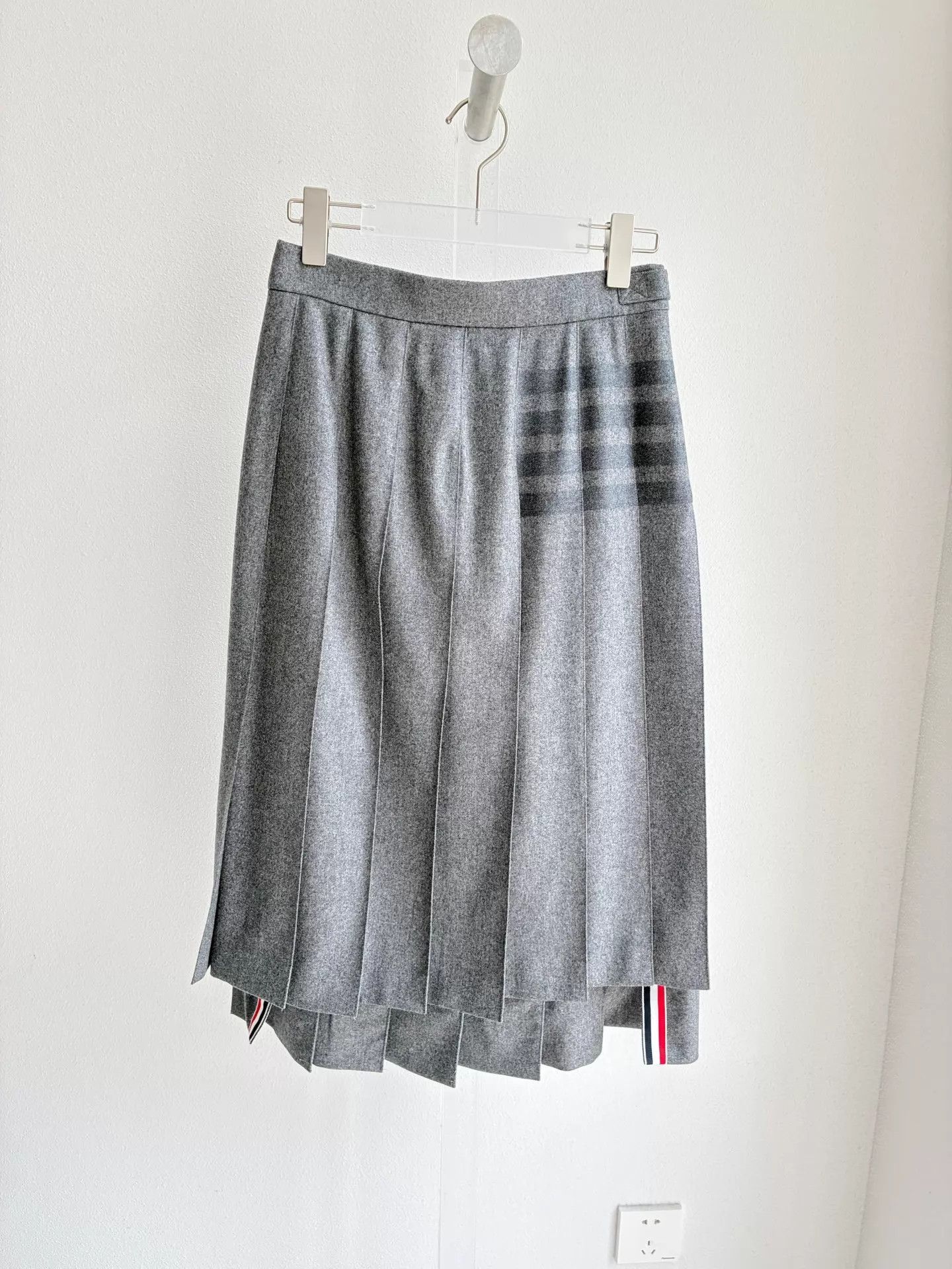 Thom Browne TB Gray 4-Bar Pleated Skirt 38 Size 26" / US 2 / IT 38 - 2 Thumbnail
