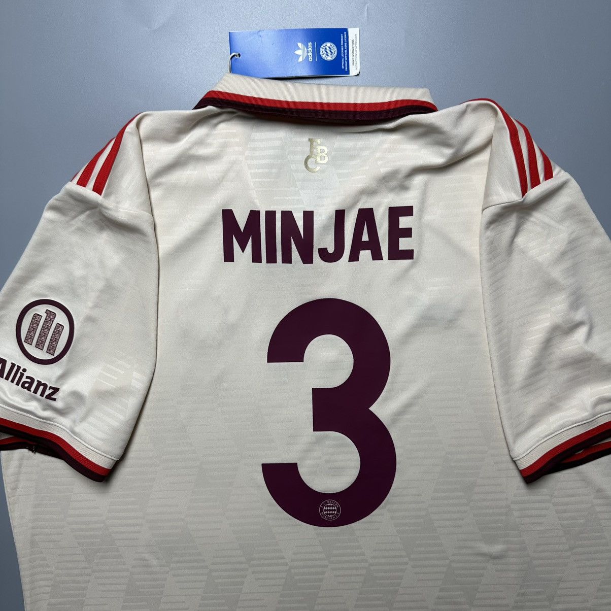 Vintage BAYERN ADIDAS 2024/2025 FOOTBALL THIRD JERSEY #3 MINJAE Size US XXL / EU 58 / 5 - 10 Thumbnail