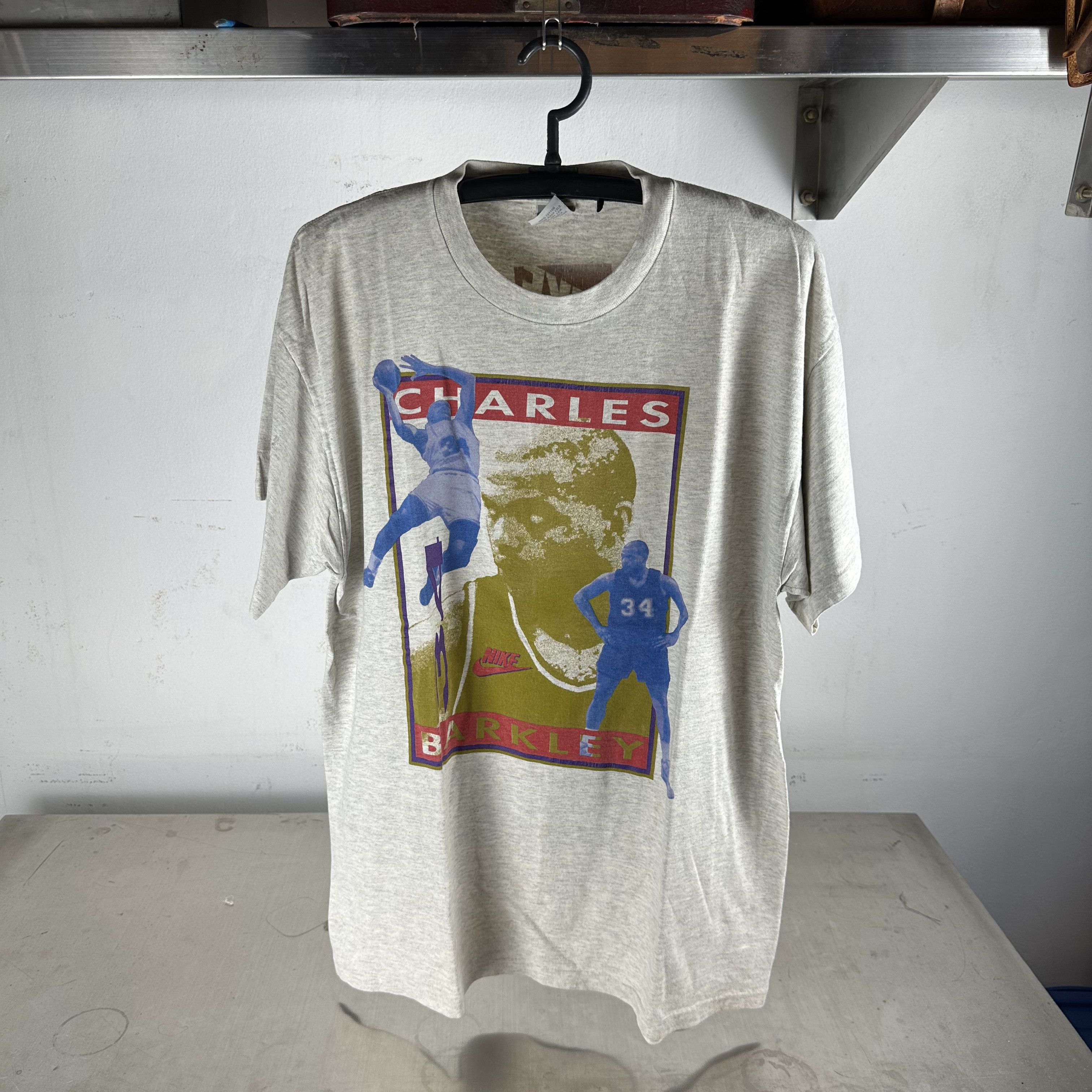 Vintage Vintage Nike 90s Charles Barkley Basketball Graphic T-Shirt Size US XL / EU 56 / 4 - 1 Thumbnail
