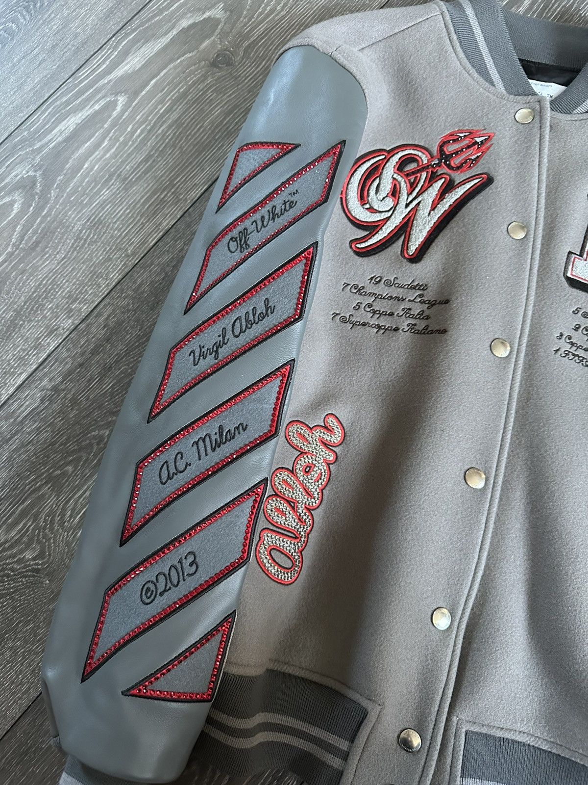 Off-White off white x ac milan 23/24 devil varsity bomber jacket Size US M / EU 48-50 / 2 - 5 Thumbnail