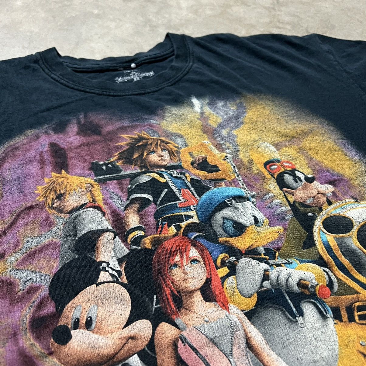Disney × Vintage Vintage 2000’s Disney Kingdom Hearts Graphic T-Shirt Size US XL / EU 56 / 4 - 4 Thumbnail