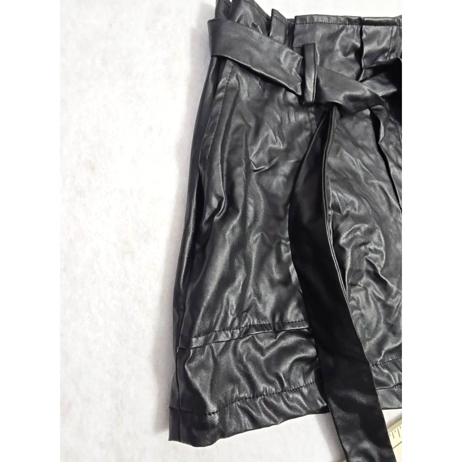 Shein SheIn Faux Leather Belted Shorts Black High Rise Size Small Slashed Pocket Paperbag Casual Women, 90s Theme Size 28" / US 6 / IT 42 - 4 Thumbnail