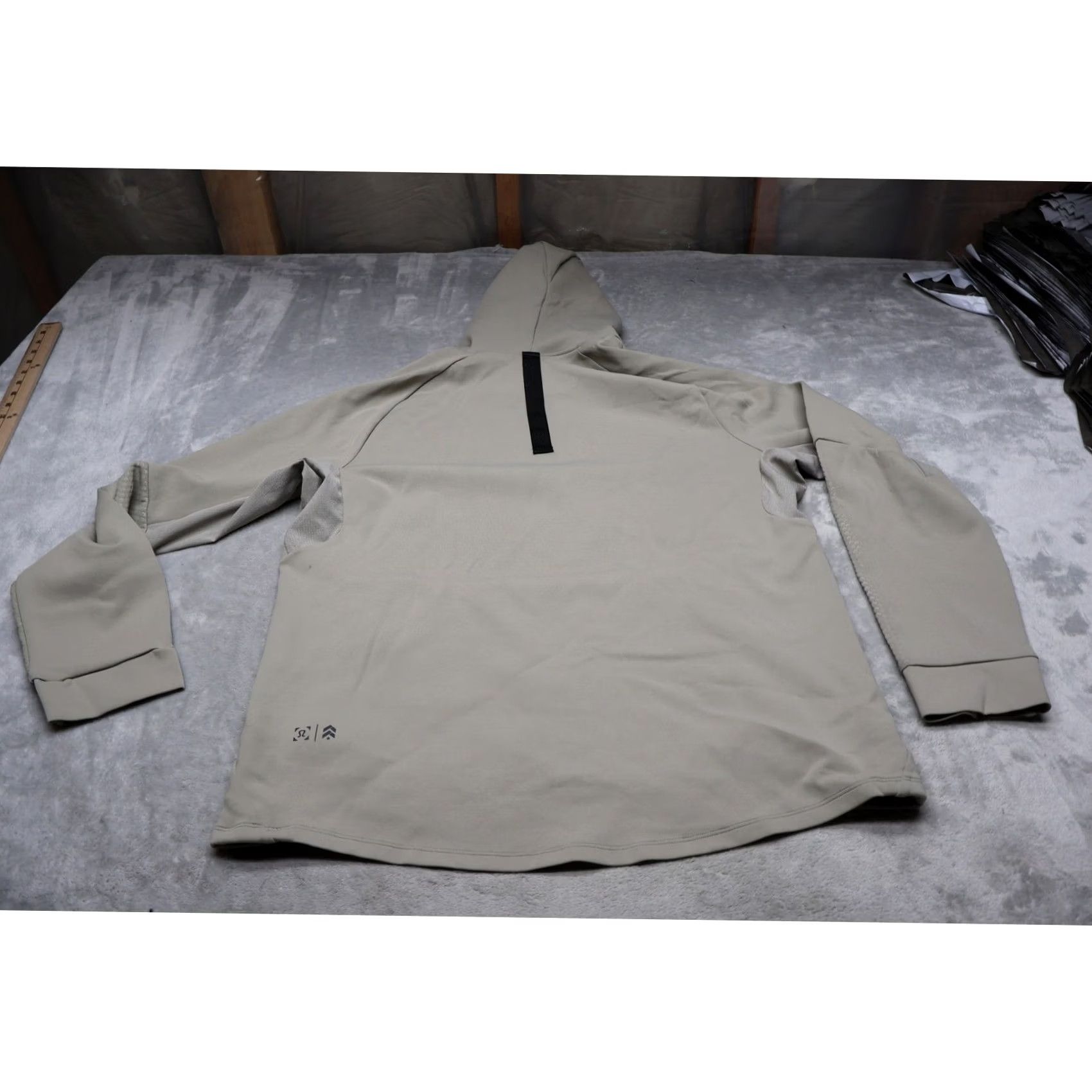 Lululemon Lululemon Sweatshirt Men Large Gray Stronger As One Hoodie Pullover Athletic Long Sleeve Kangaroo Pocket Breathable Lightweight Size US L / EU 52-54 / 3 - 6 Thumbnail