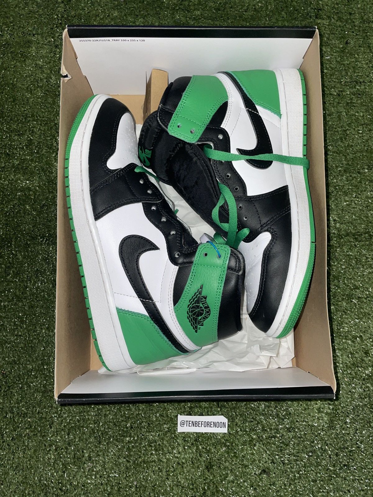 Nike Jordan 1 Retro High OG Lucky Green Size 9.5 Size US 9.5 / EU 42-43 - 1 Thumbnail