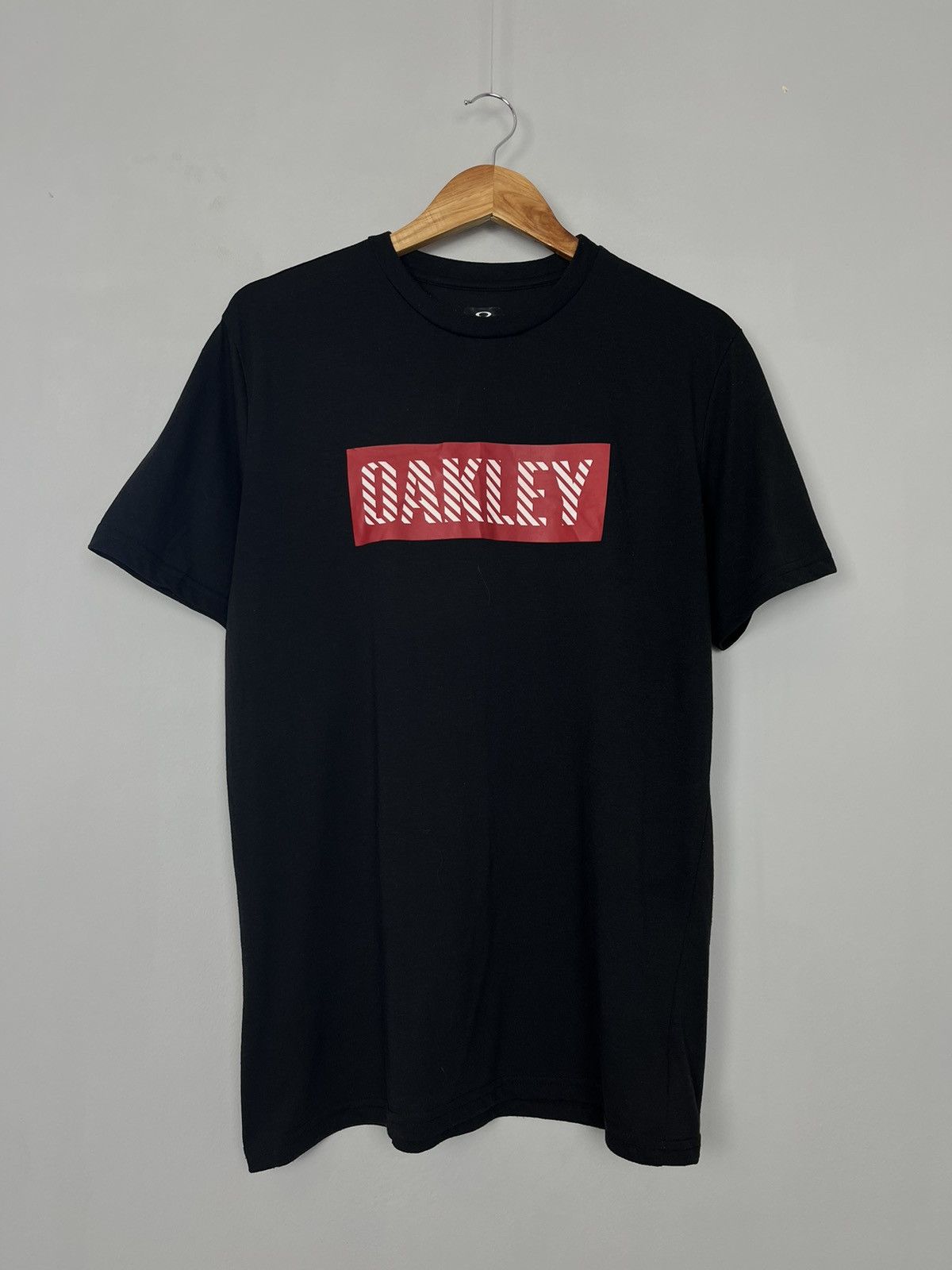Oakley Oakley Hydrolix Box Logo Polyester & Cotton Tee Shirt Size US L / EU 52-54 / 3 - 1 Thumbnail