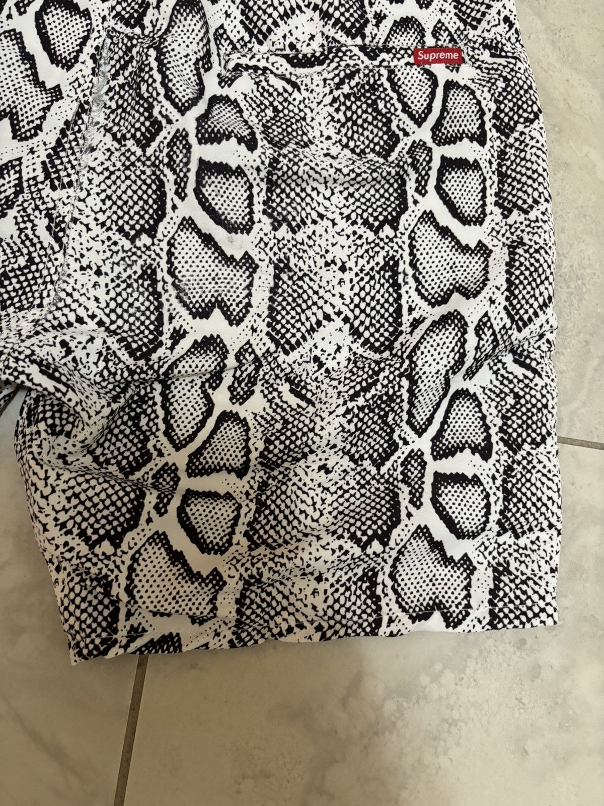 Supreme rare S/S 2012 Supreme Snakeskin Belted Shorts Size US 32 / EU 48 - 11 Thumbnail