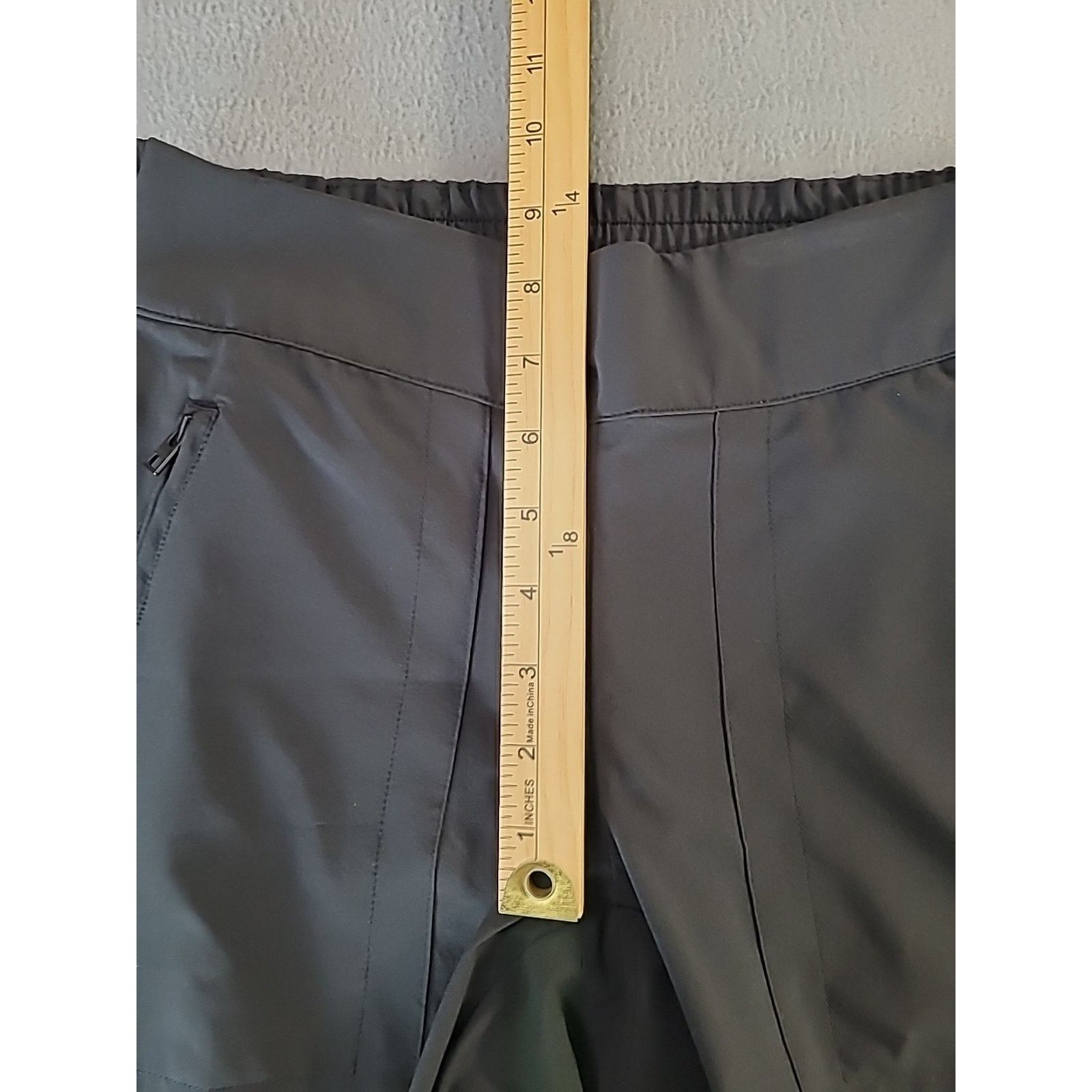 Athleta Athleta Cargo Pants Size 2 Black Travel Hiking Gorpcore Tech Size 26" / US 2 / IT 38 - 8 Thumbnail