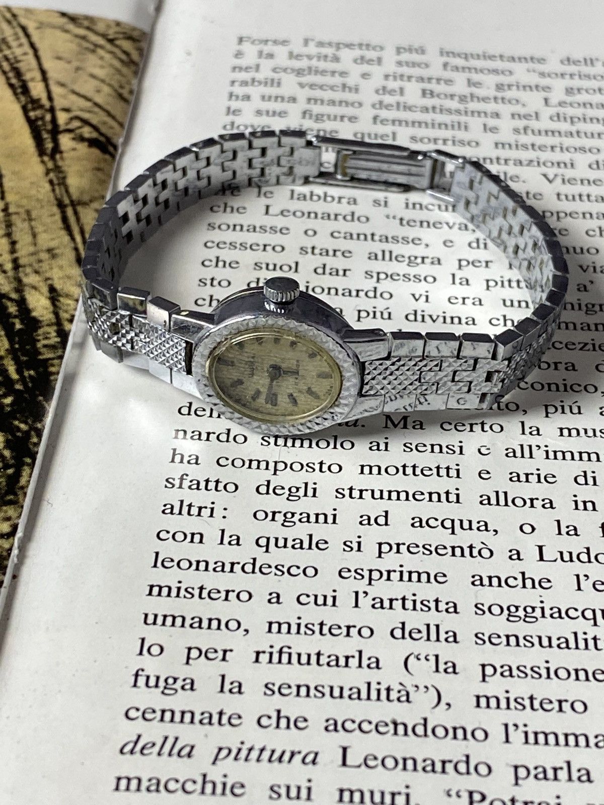 Jewelry Vintage Chaika Watch Retro Soviet Mechanical Dainty Rare Size ONE SIZE - 5 Thumbnail