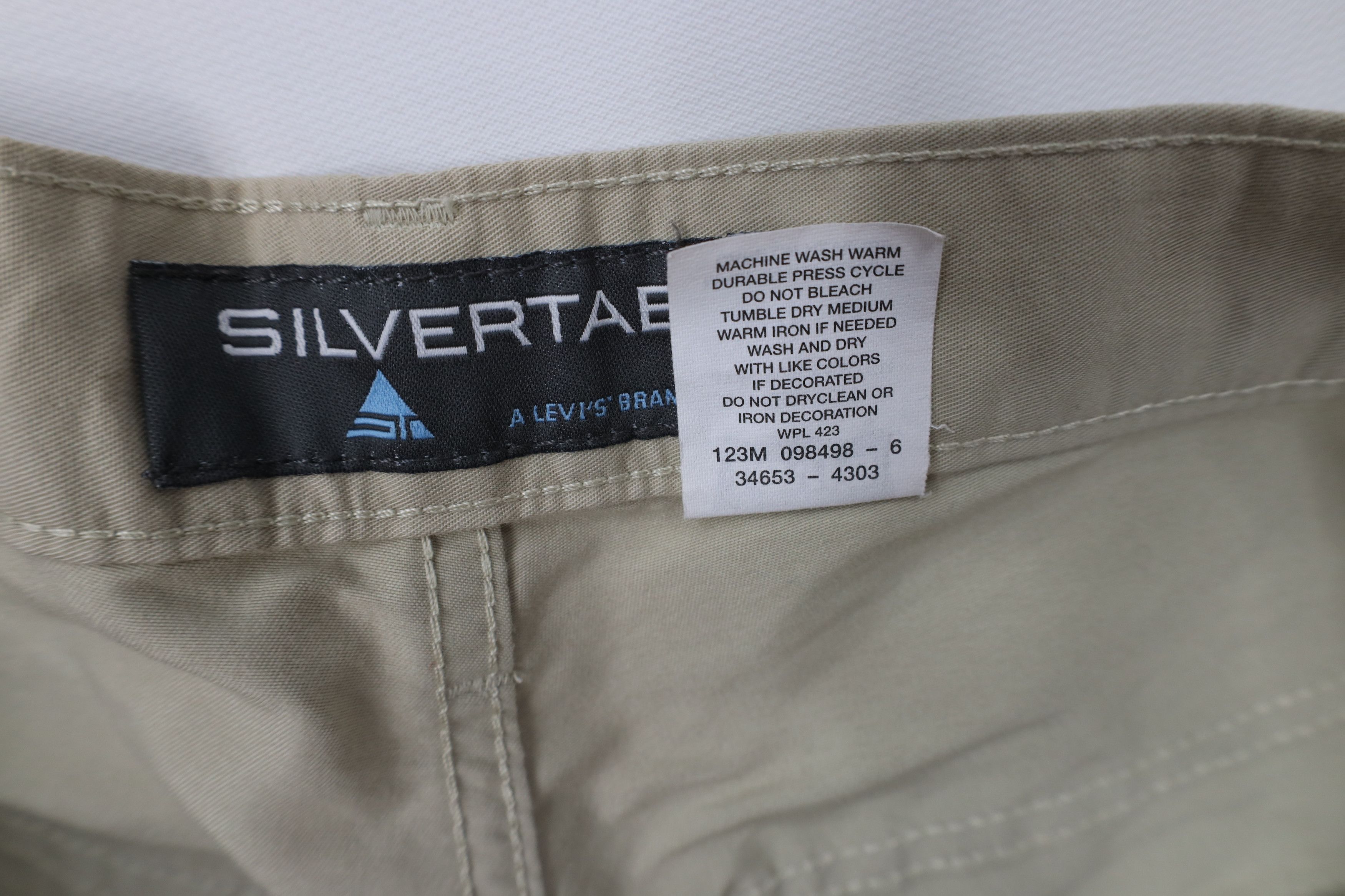 Levi's Deadstock Vintage 90s Levis SilverTab Pocket Cargo Shorts Size US 34 / EU 50 - 9 Thumbnail