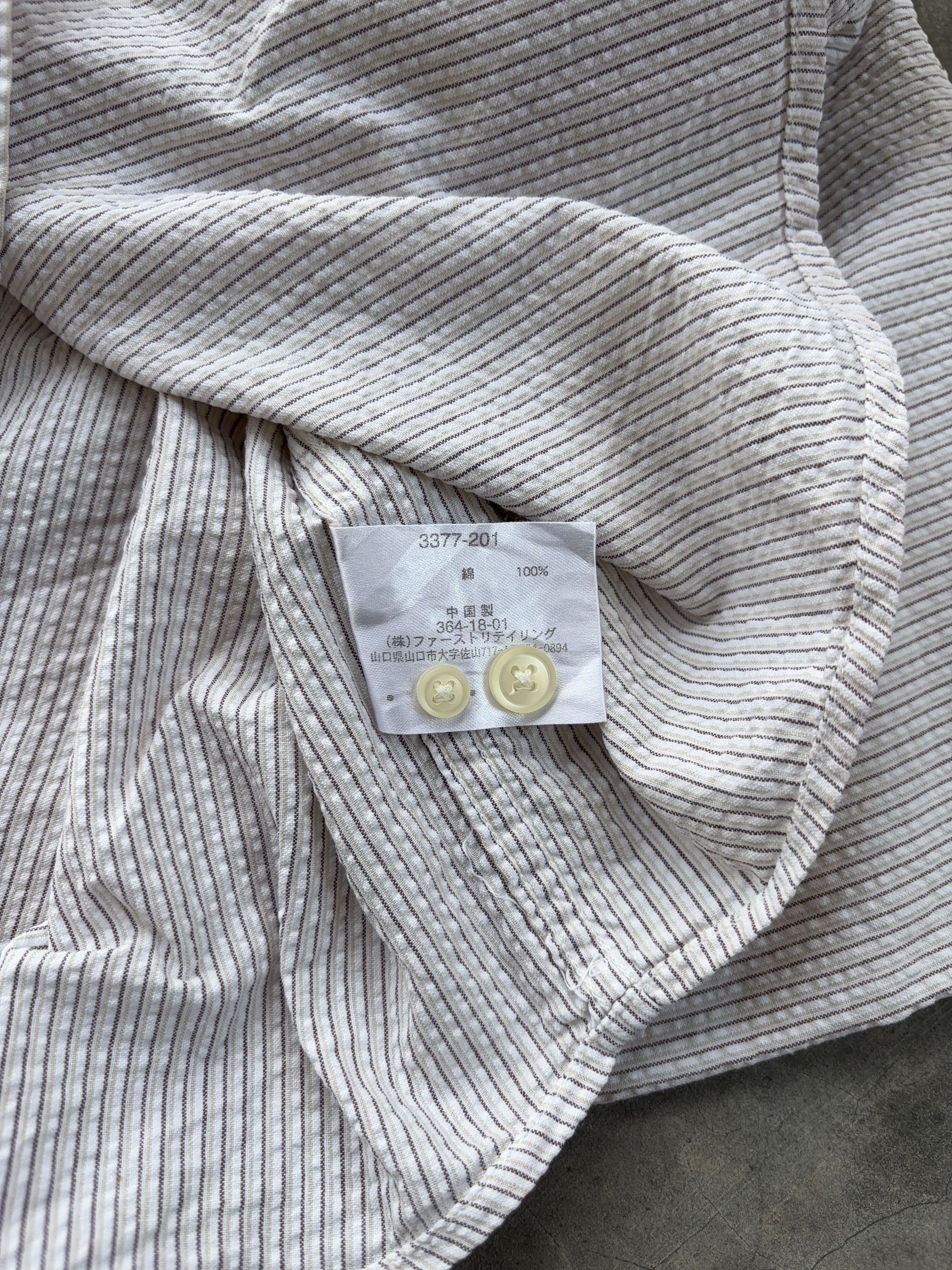Uniqlo Uniqlo White Stripe Button Up Shirt Size US L / EU 52-54 / 3 - 7 Thumbnail