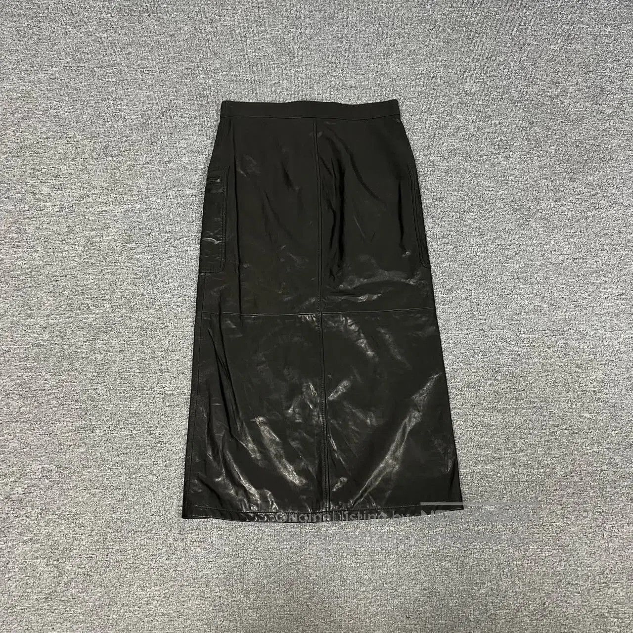 Dior Dior size 36 Little bee embroidery black leather skirt| Size 28" / US 6 / IT 42 - 2 Thumbnail