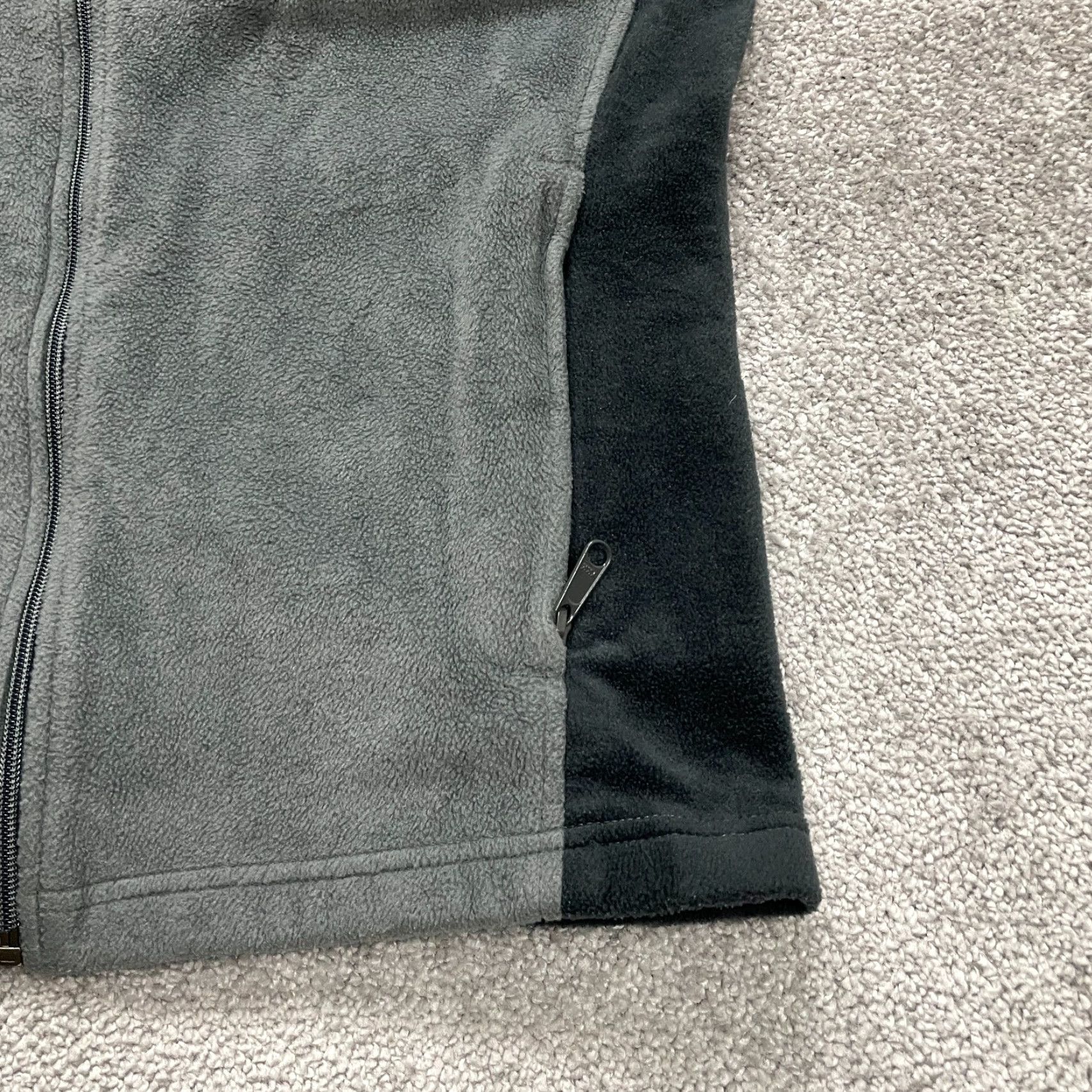 Vintage Columbia Vest Men Medium Gray Black Fleece Outdoor Hiking Steens Mountain Mens Size US M / EU 48-50 / 2 - 3 Thumbnail
