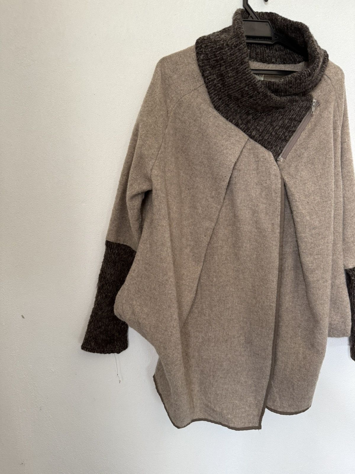 Katharine Hamnett London Katharine Hamnett Asymmetrical Wool Knit Jacket Japan Made Size M / US 6-8 / IT 42-44 - 3 Thumbnail