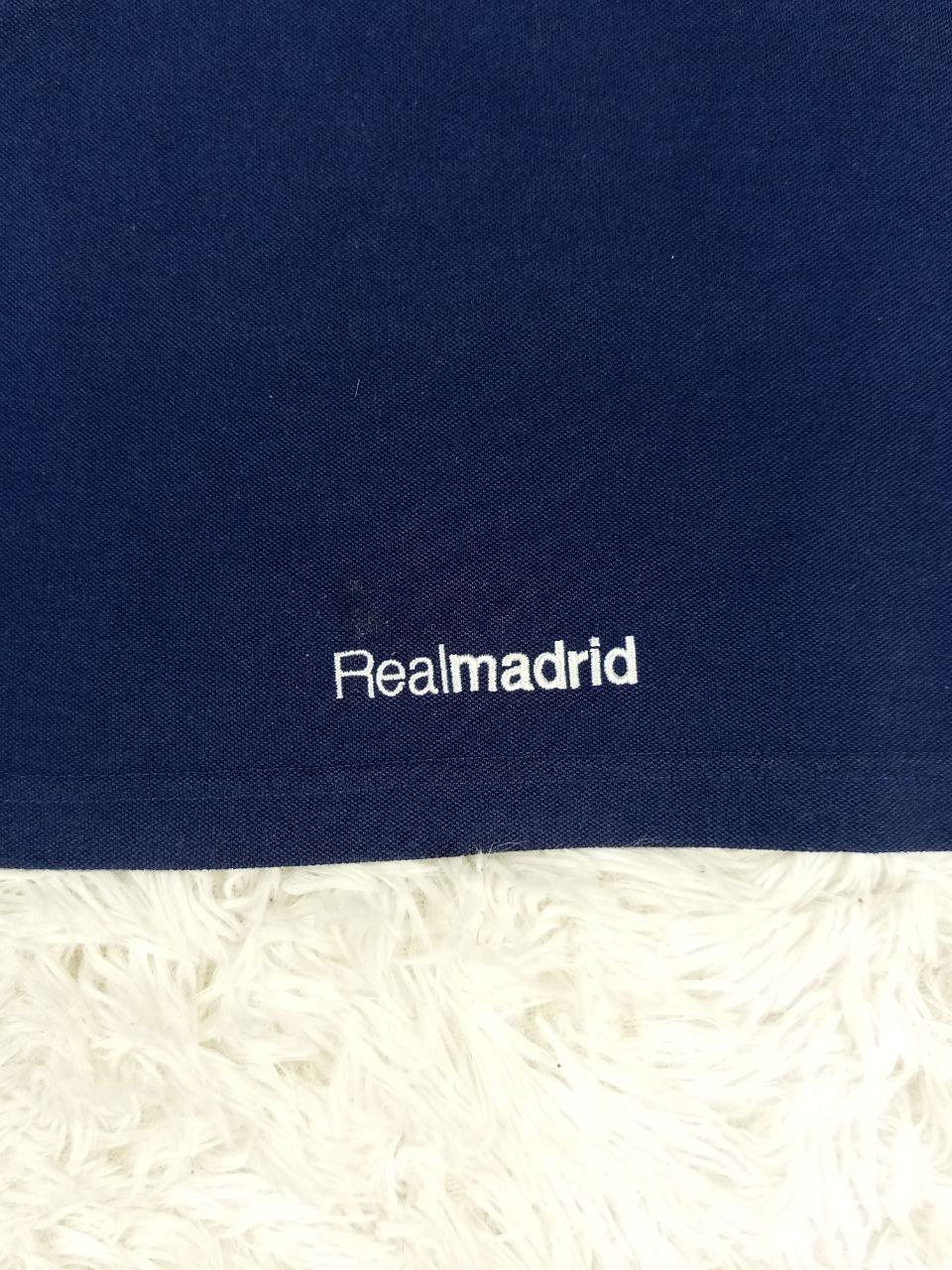 Vintage Vintage Real Madrid Adidas Soccer Jersey 2005 Size US L / EU 52-54 / 3 - 9 Thumbnail