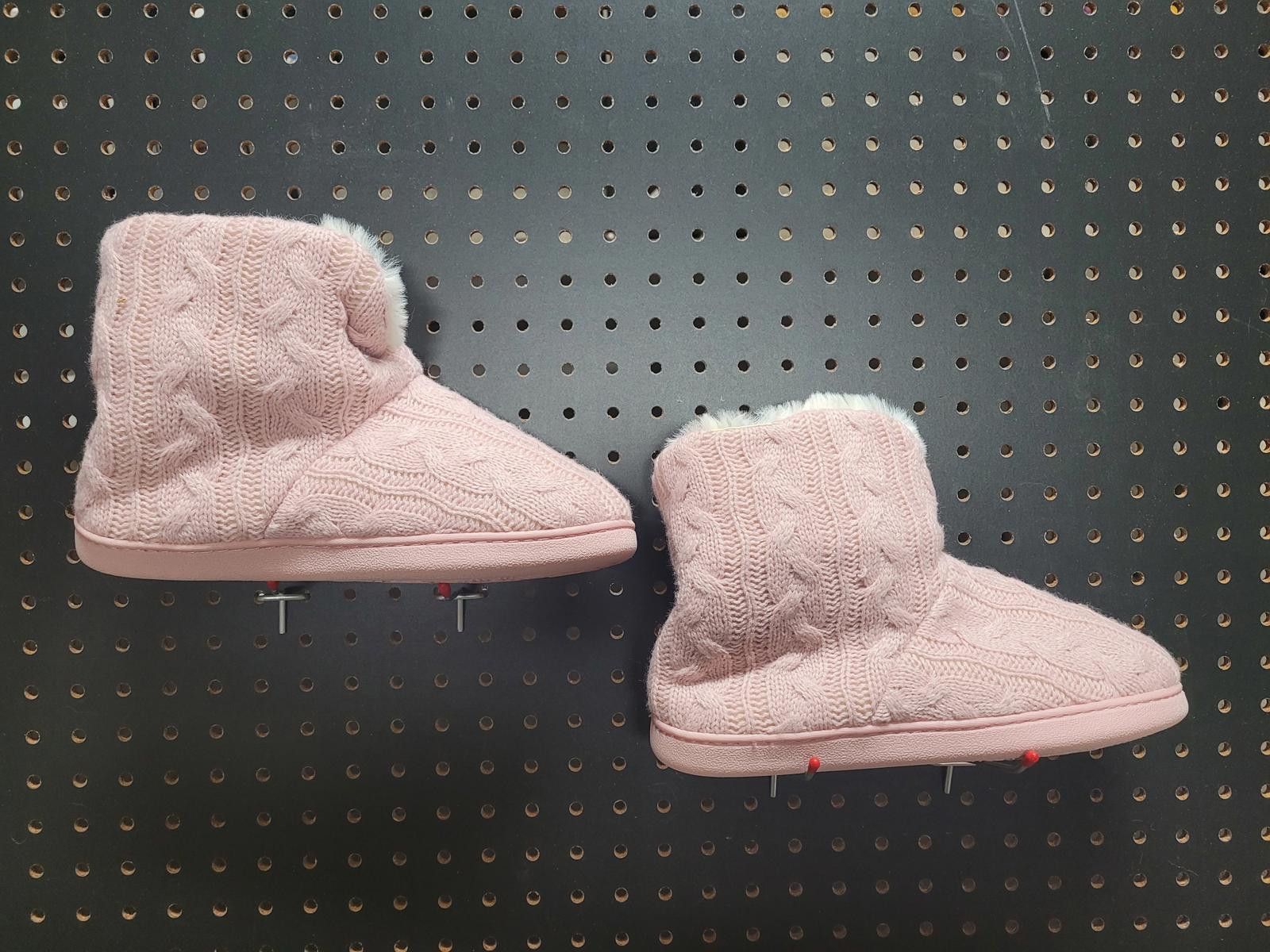 Other Cozy Pink Cable Knit Slippers - Snag 'Em Before They're Gone Size US 7.5 / IT 37.5 - 1 Thumbnail
