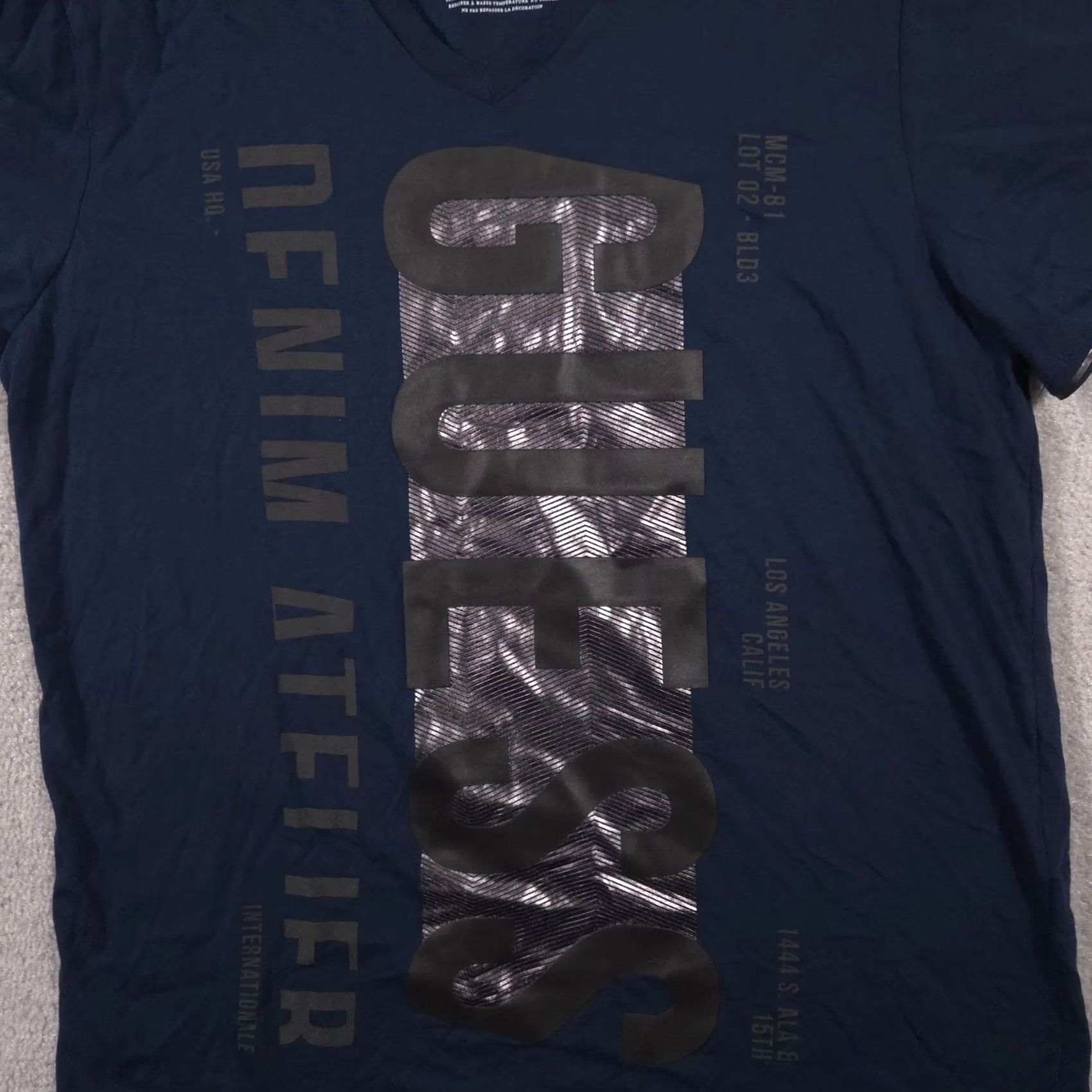 Guess VINTAGE GUESS Los Angeles Mens Short Sleeve T-Shirt XL Blue Silver Cotton V-Neck Size US XL / EU 56 / 4 - 4 Thumbnail