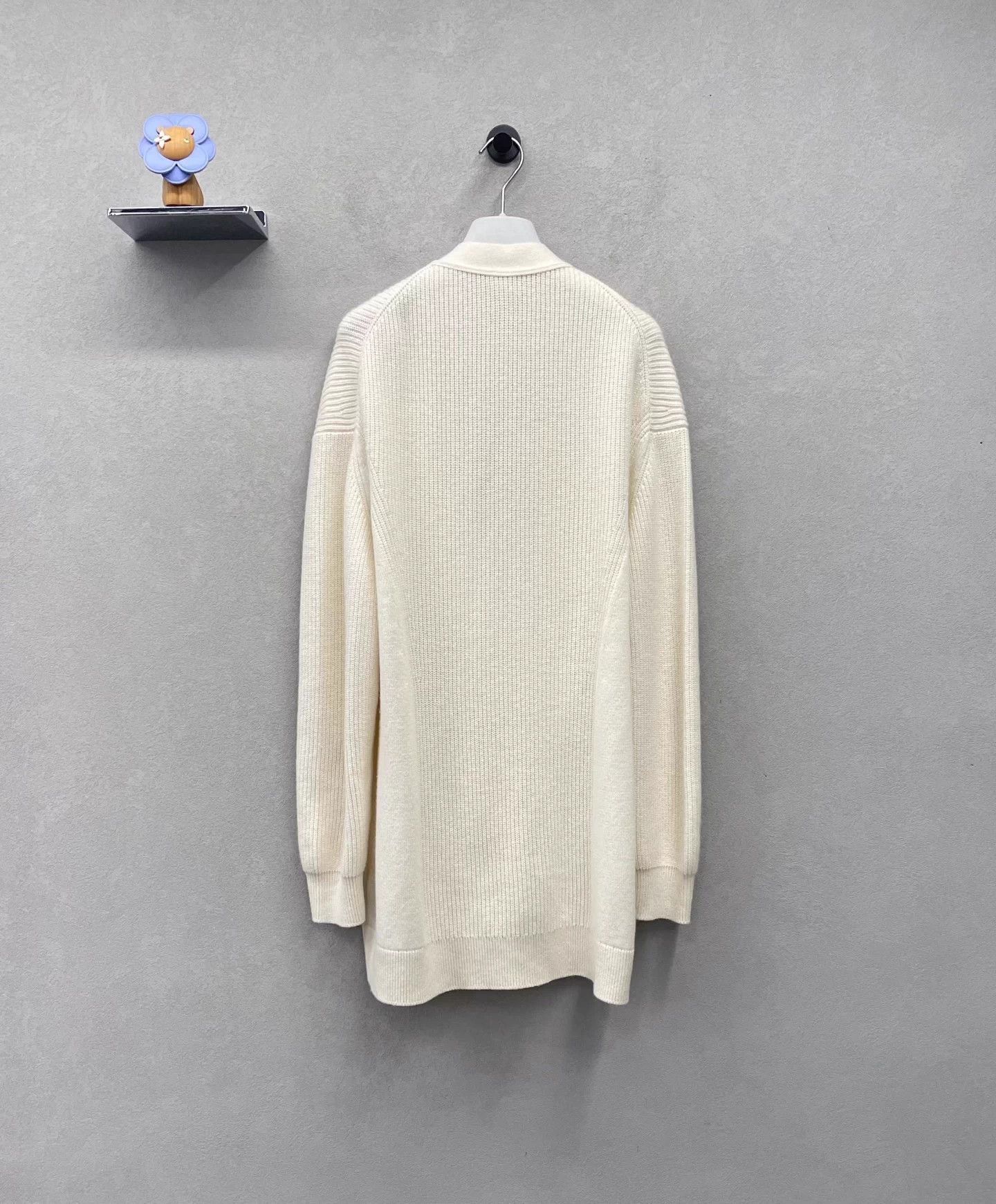 Hermes Hermes Cream Cashmere Cardigan 36 Size XS / US 0-2 / IT 36-38 - 2 Thumbnail