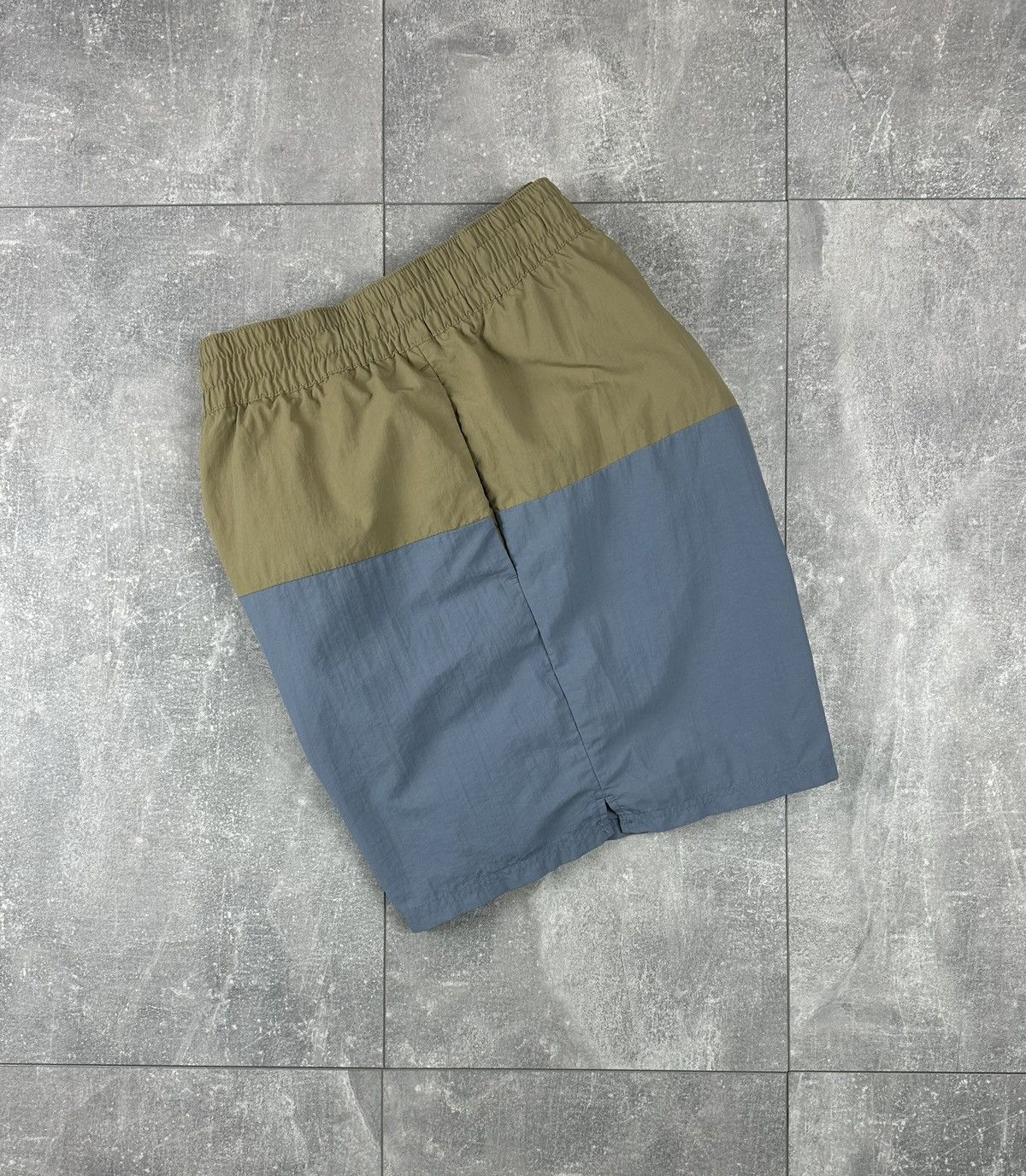 Cos Cos Luxury Basic Two-Tone Swimming Shorts Size US 34 / EU 50 - 1 Thumbnail