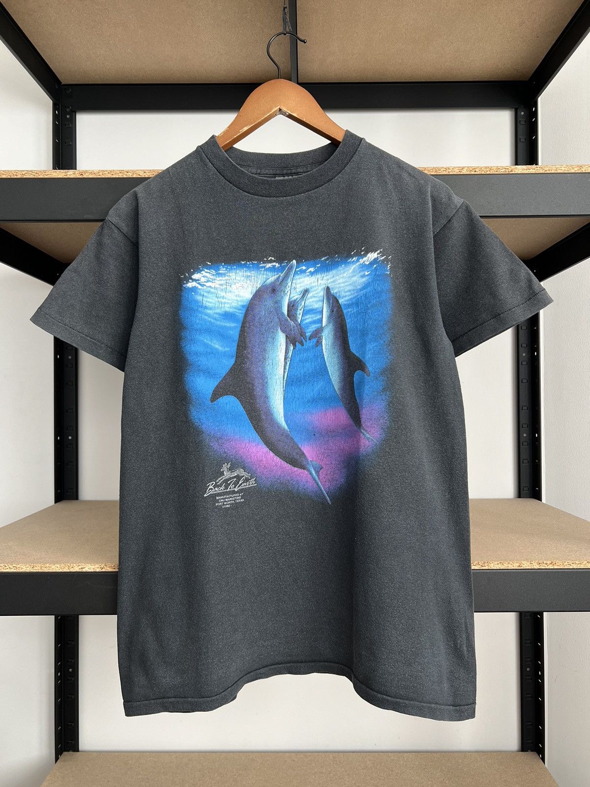 Vintage Vintage 1992 3D Emblem Dolphins Back to Earth Black T-shirt Size US M / EU 48-50 / 2 - 1 Thumbnail