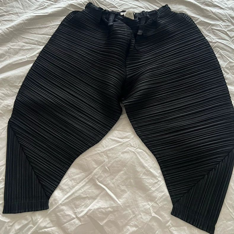Issey Miyake issey miyake Black pleated pants Size 42" / US 20 - 4 Thumbnail
