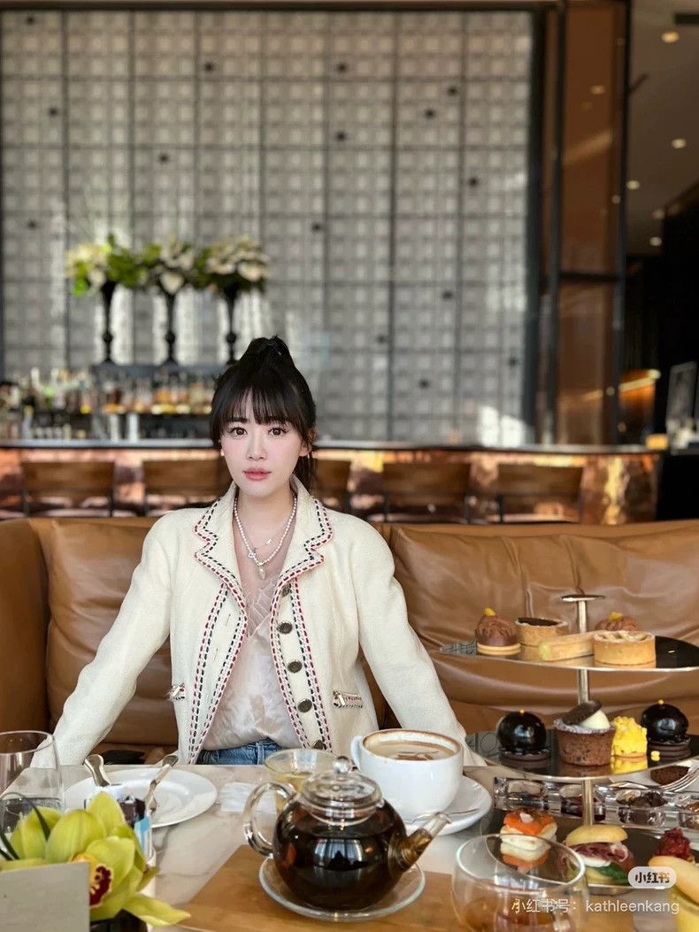Chanel Chanel 18 Hamburger Series Beige Coat Size XS / US 0-2 / IT 36-38 - 9 Thumbnail