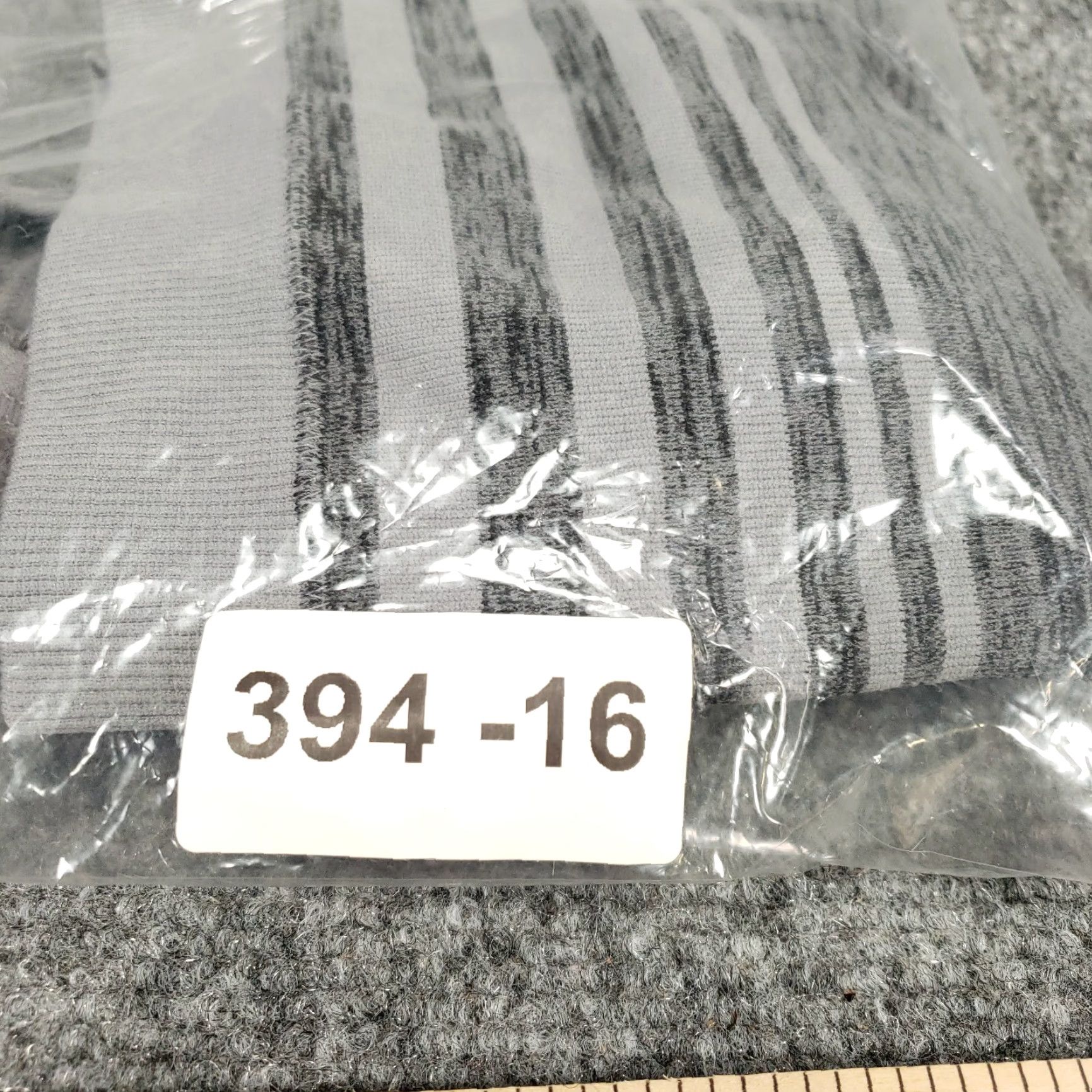 New Balance New Balance Sports Bra Women M Medium Gray Pullover Striped Wireless Knit Cotton Blend Breatha​ble Comfort Straps Logo Activewear M Womens Size M / US 6-8 / IT 42-44 - 7 Thumbnail