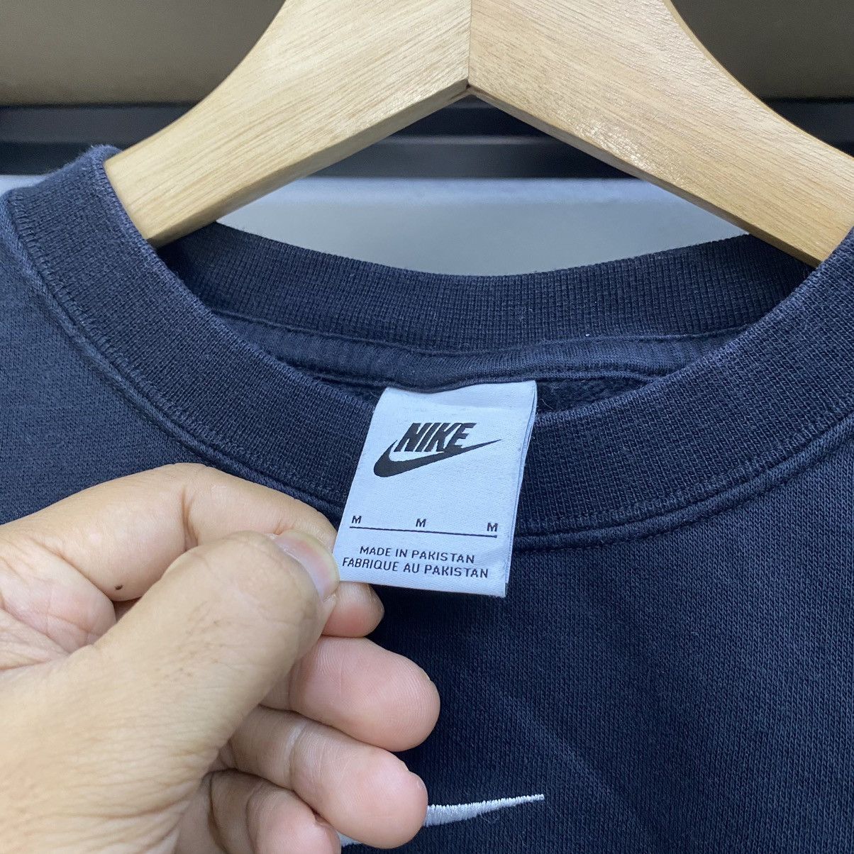 Nike × Vintage Sweatshirt Croptop Nike Mini Swoosh Center Logo Crewneck Size M / US 6-8 / IT 42-44 - 3 Thumbnail