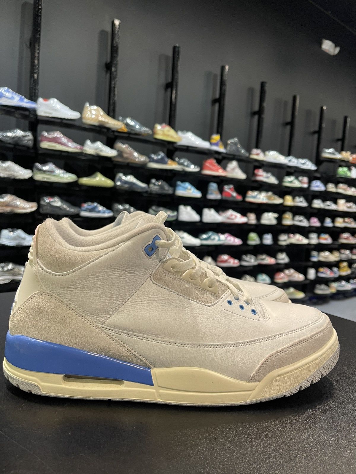 Jordan Brand Size 13 - Jordan 3 Retro Lucky Shorts Size US 13 / EU 46 - 3 Thumbnail