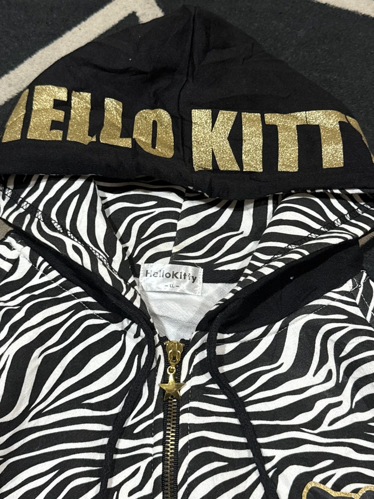 Hysteric Glamour Hello Kitty Zebra Zip Hoodie Japanese Size US L / EU 52-54 / 3 - 4 Thumbnail