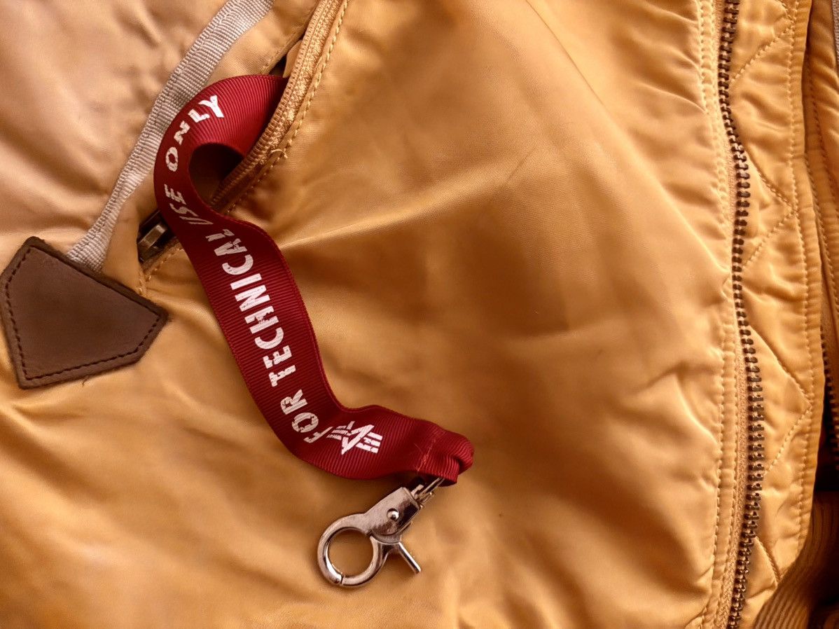 Alpha Industries Alpha Industries Injector X Bomber FART PAC Eagles Size US XL / EU 56 / 4 - 11 Thumbnail