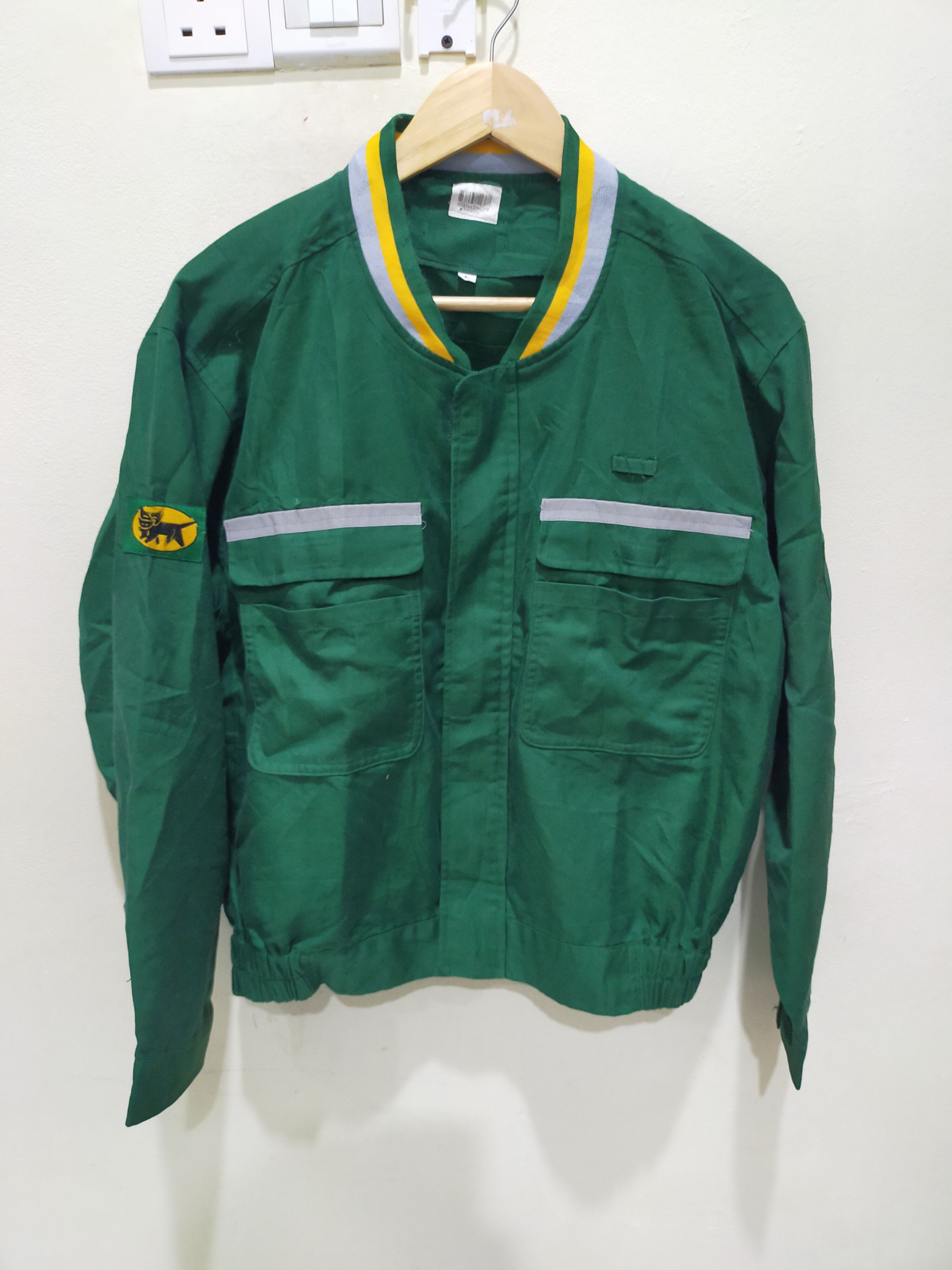 image of Workers Offer Me! Kuroneko Yamato Transport Japanese Workwear in Green, Men's (Size Large)