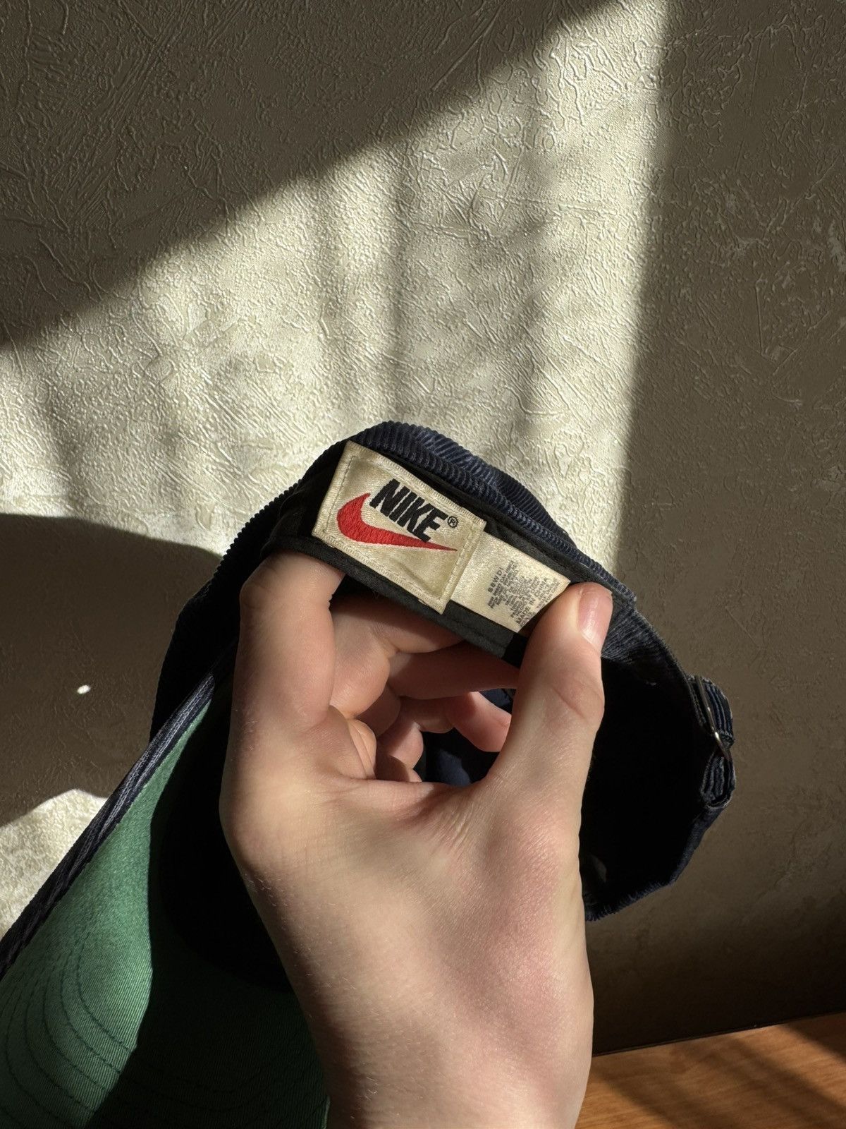 Nike Vintage Nike Corduroy Metal Swoosh Cap Navy/Green Underbrim Size ONE SIZE - 4 Thumbnail