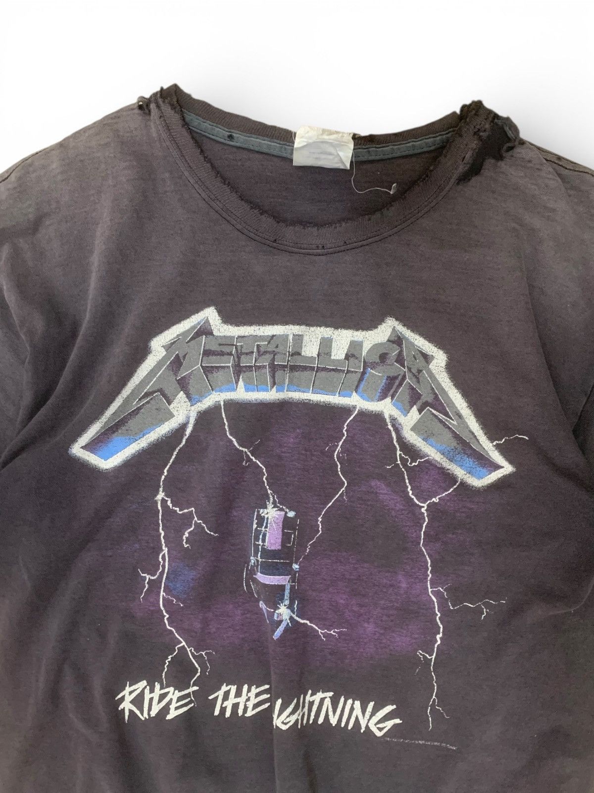 Band Tees Vintage Sunfaded 2000s Metallica Distressed Band Tee Size US L / EU 52-54 / 3 - 2 Thumbnail