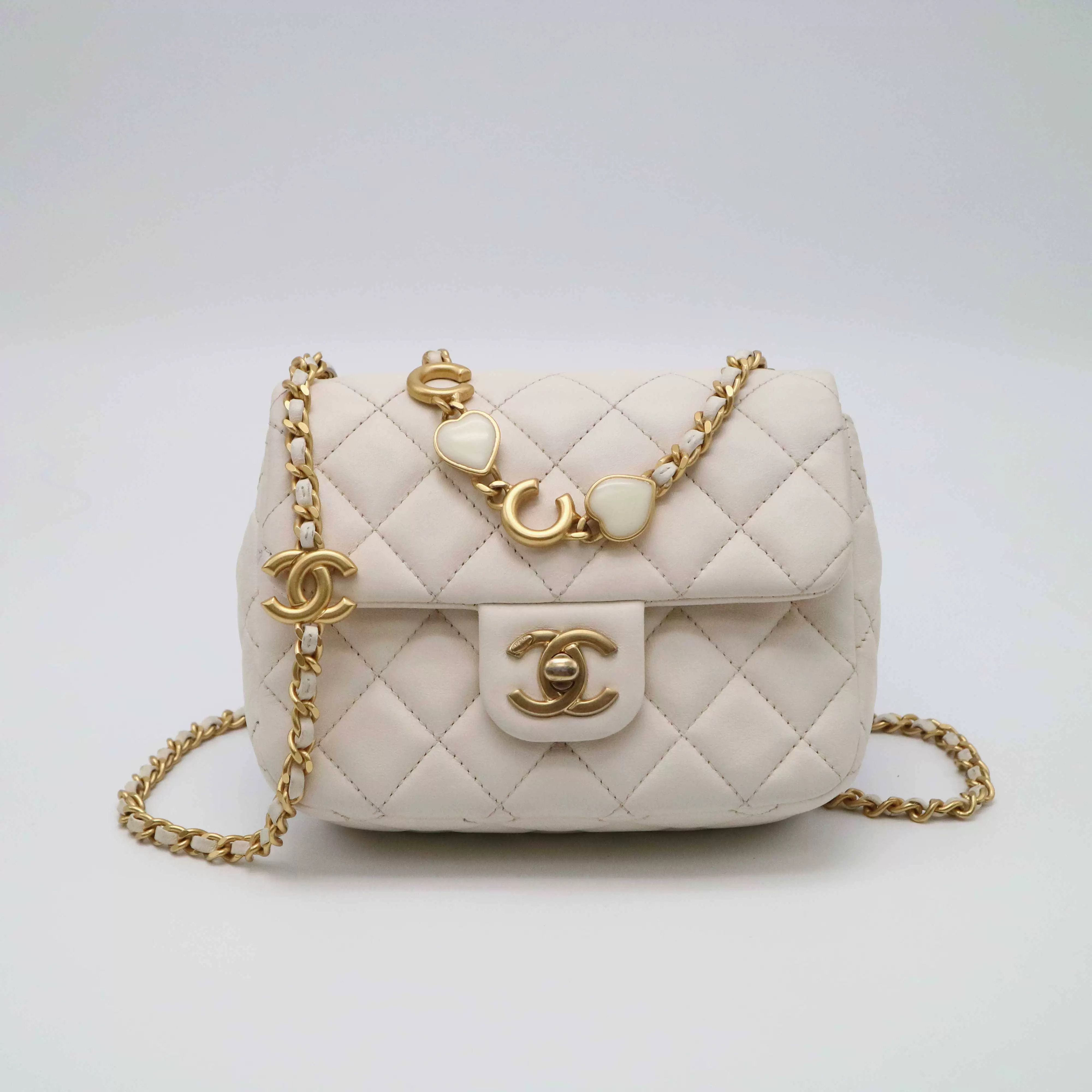 Chanel Pre-loved Bag Very good condition Size ONE SIZE - 1 Thumbnail
