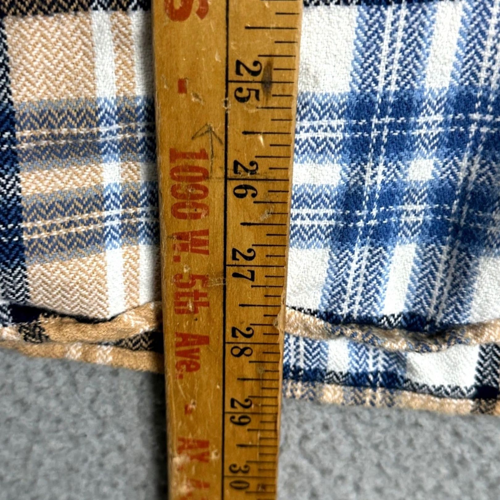 Vineyard Vines Vineyard Vines Shirt Mens Large Tan Blue Flannel Herringbone Plaid Button Up EUC Size US L / EU 52-54 / 3 - 7 Thumbnail