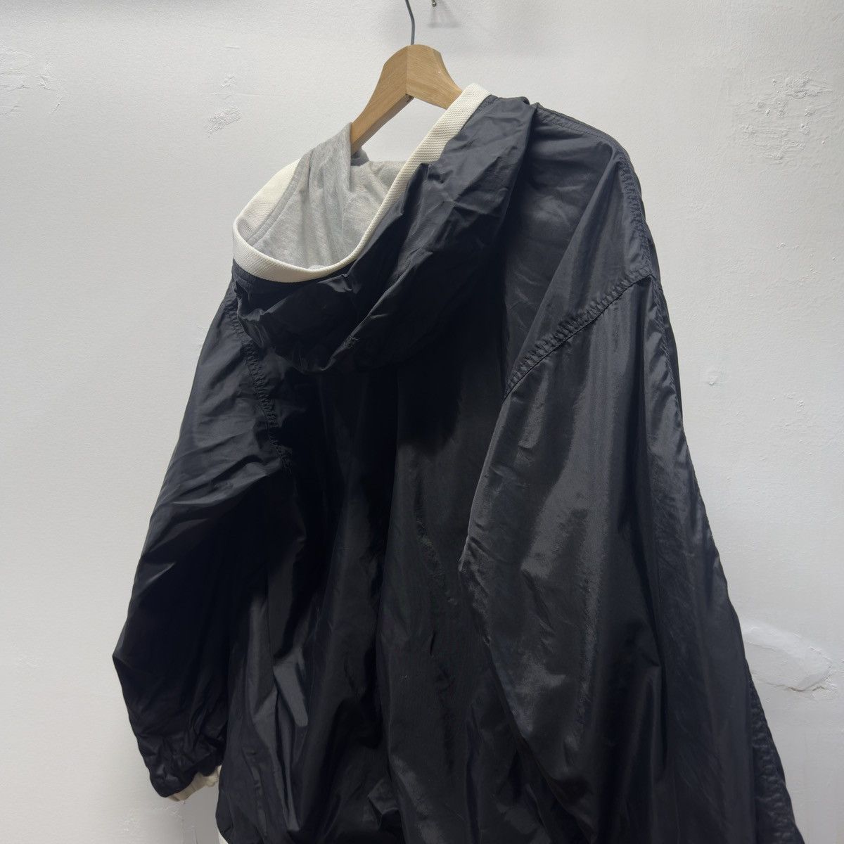 Nike Vintage Nike Reversible Black Nylon Cotton Windbreaker Size US M / EU 48-50 / 2 - 17 Thumbnail