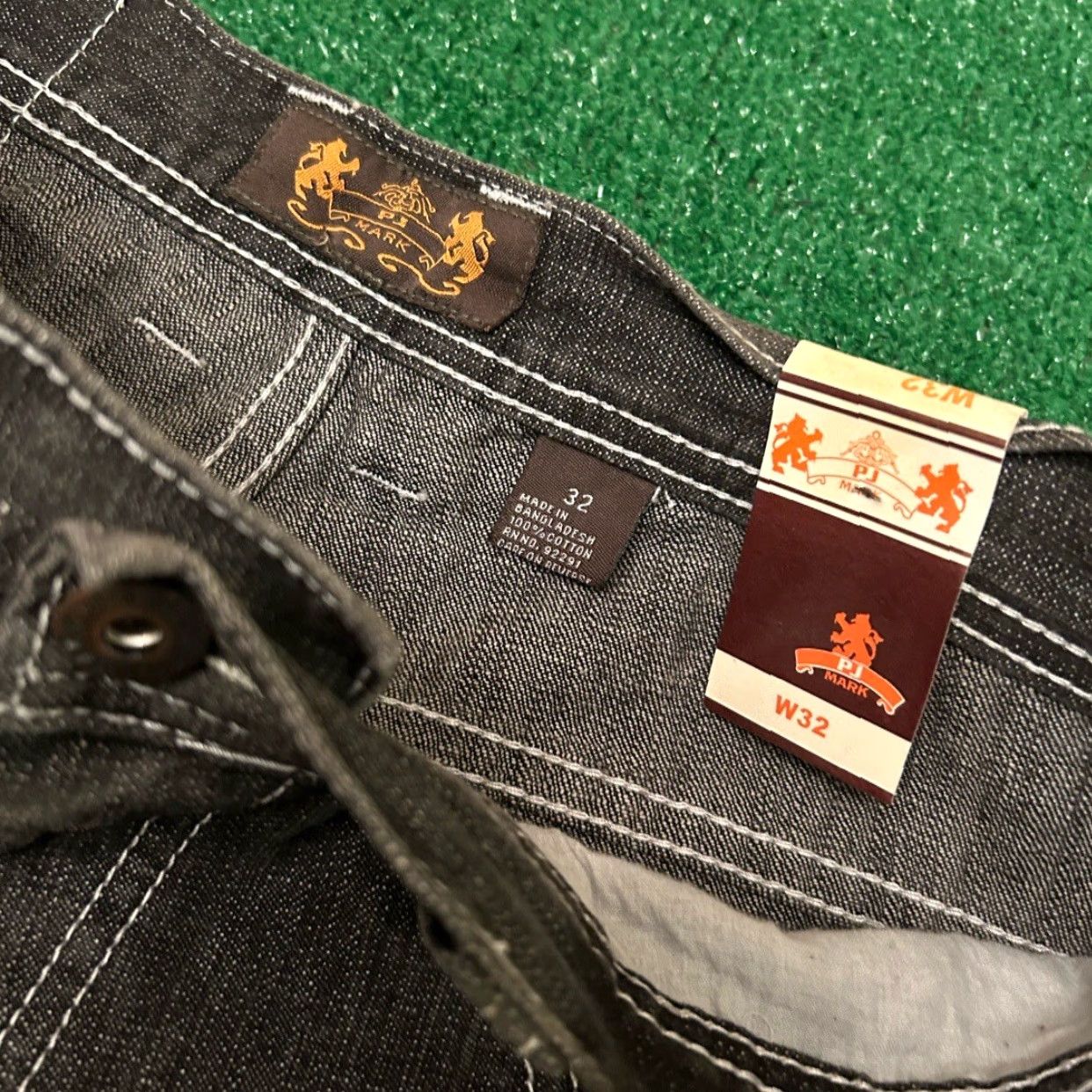 Vintage VINTAGE PJ MARK Baggy Skater Grunge Jean Shorts Mens Size 32 Jorts NWT VTG Y2K JNCO Cargo Pockets Black 32x19 Size US 32 / EU 48 - 4 Thumbnail