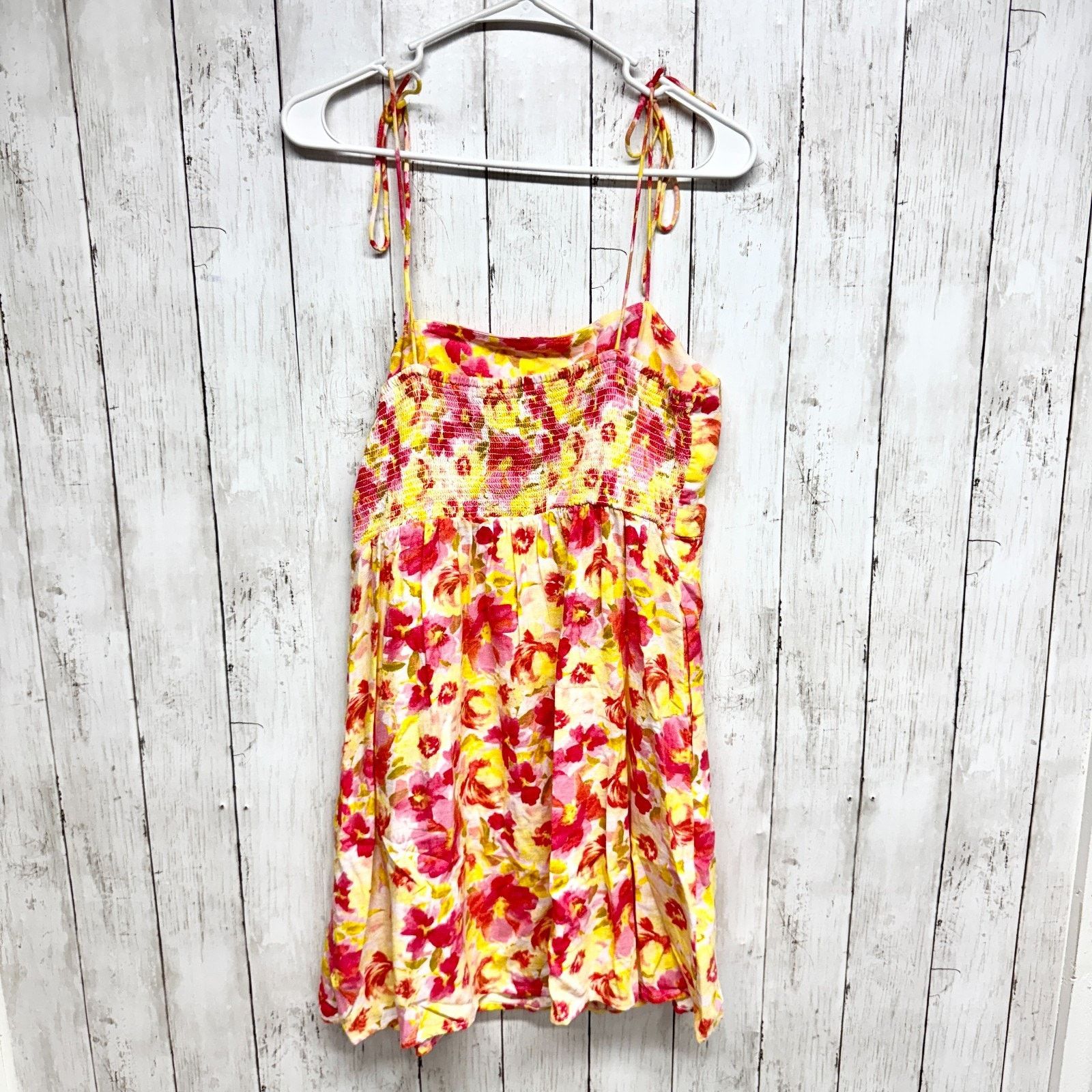 Old Navy Old Navy Dress Medium Floral Smocked Linen Sleeveless Mini Size M / US 6-8 / IT 42-44 - 6 Thumbnail