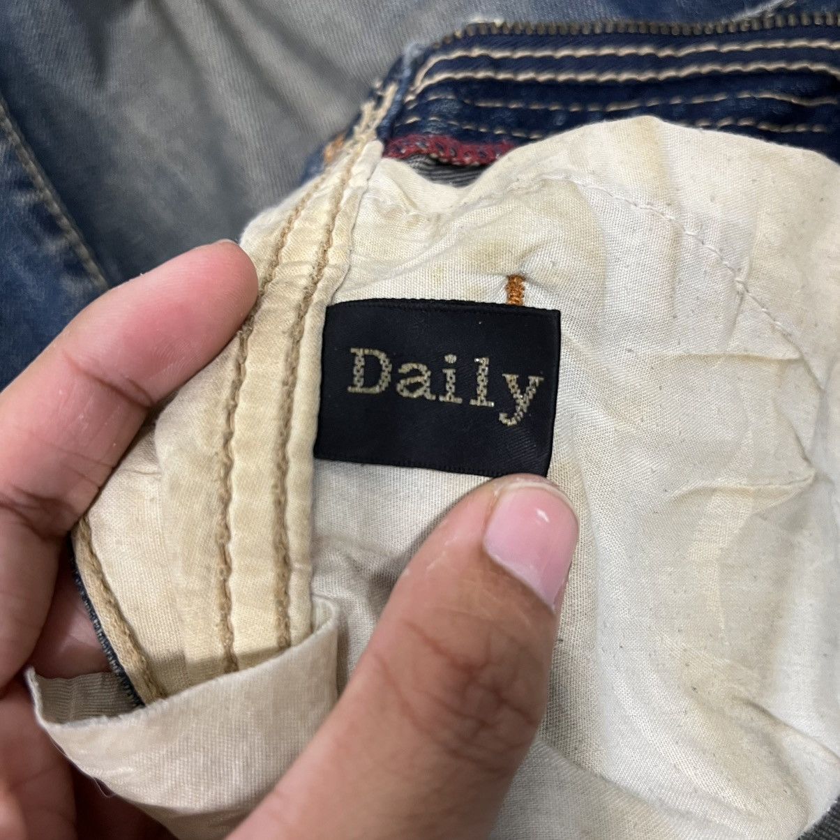 14th Addiction Vintage Daily Topics Distressed Buckle Denim Jeans Size 31" - 18 Thumbnail