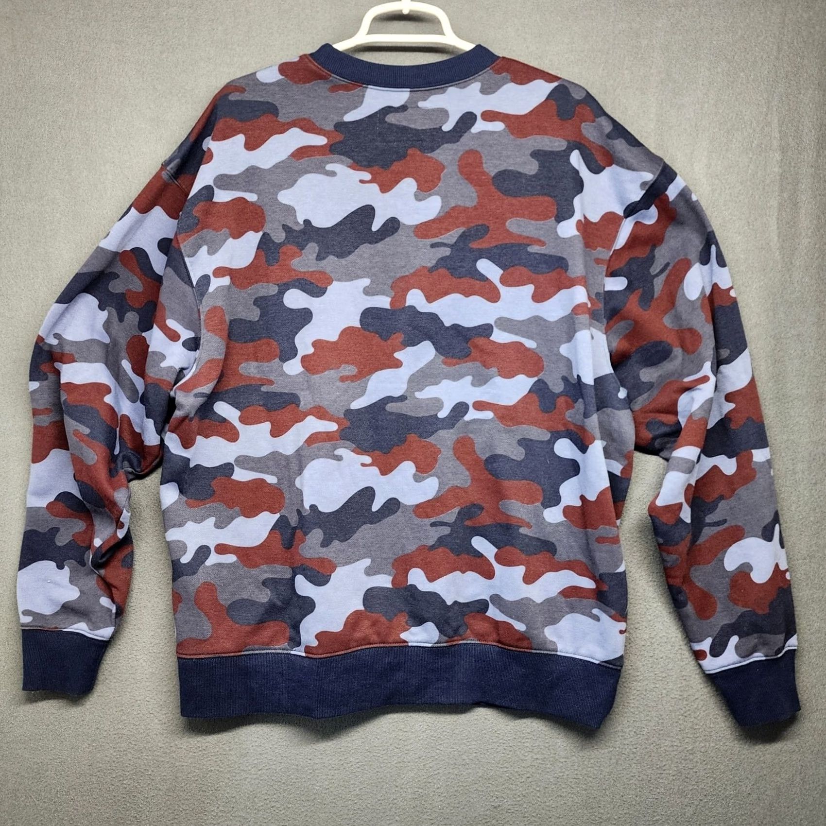 Champion VINTAGE Champion Sweatshirt Men Large Blue Red Camo Kangaroo Pouch Athleisure Casual Mens Size US L / EU 52-54 / 3 - 2 Thumbnail
