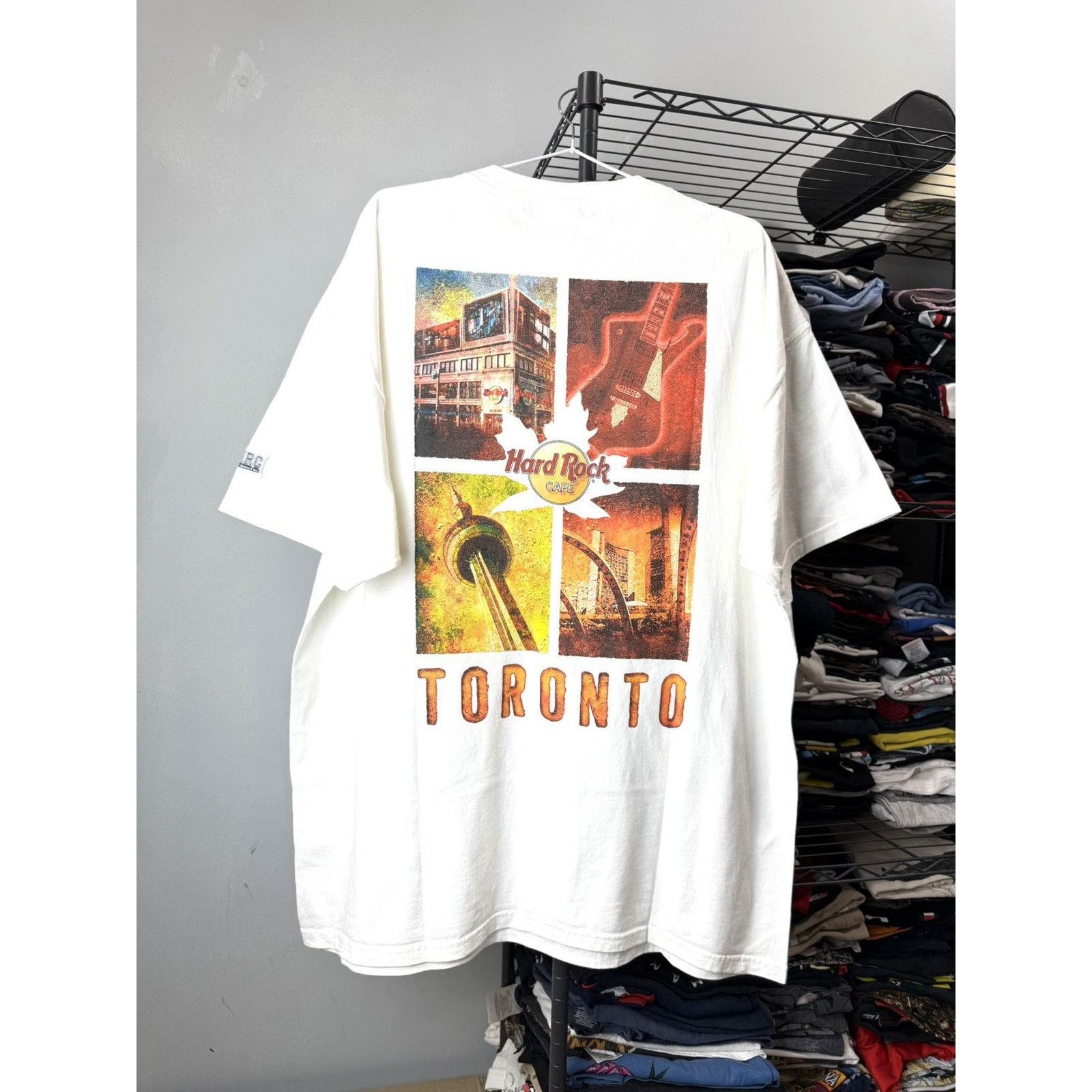 Hard Rock Cafe Vintage 1990’s Hard Rock Cafe Toronto T Shirt Size US XL / EU 56 / 4 - 1 Thumbnail