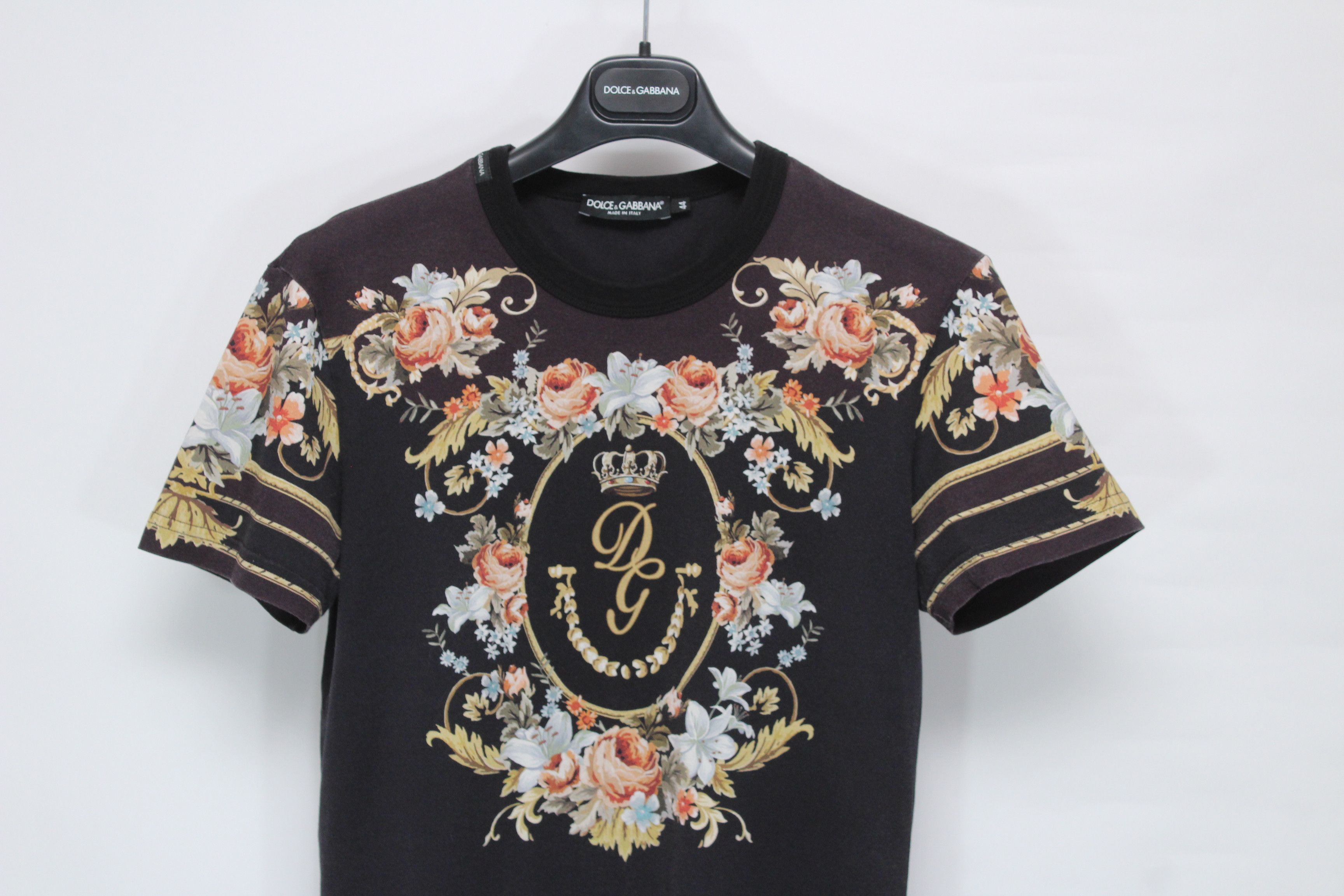 Dolce & Gabbana Dolce & Gabbana Baroque Floral Crown Logo Tee Black Size 44 Size US S / EU 44-46 / 1 - 3 Thumbnail