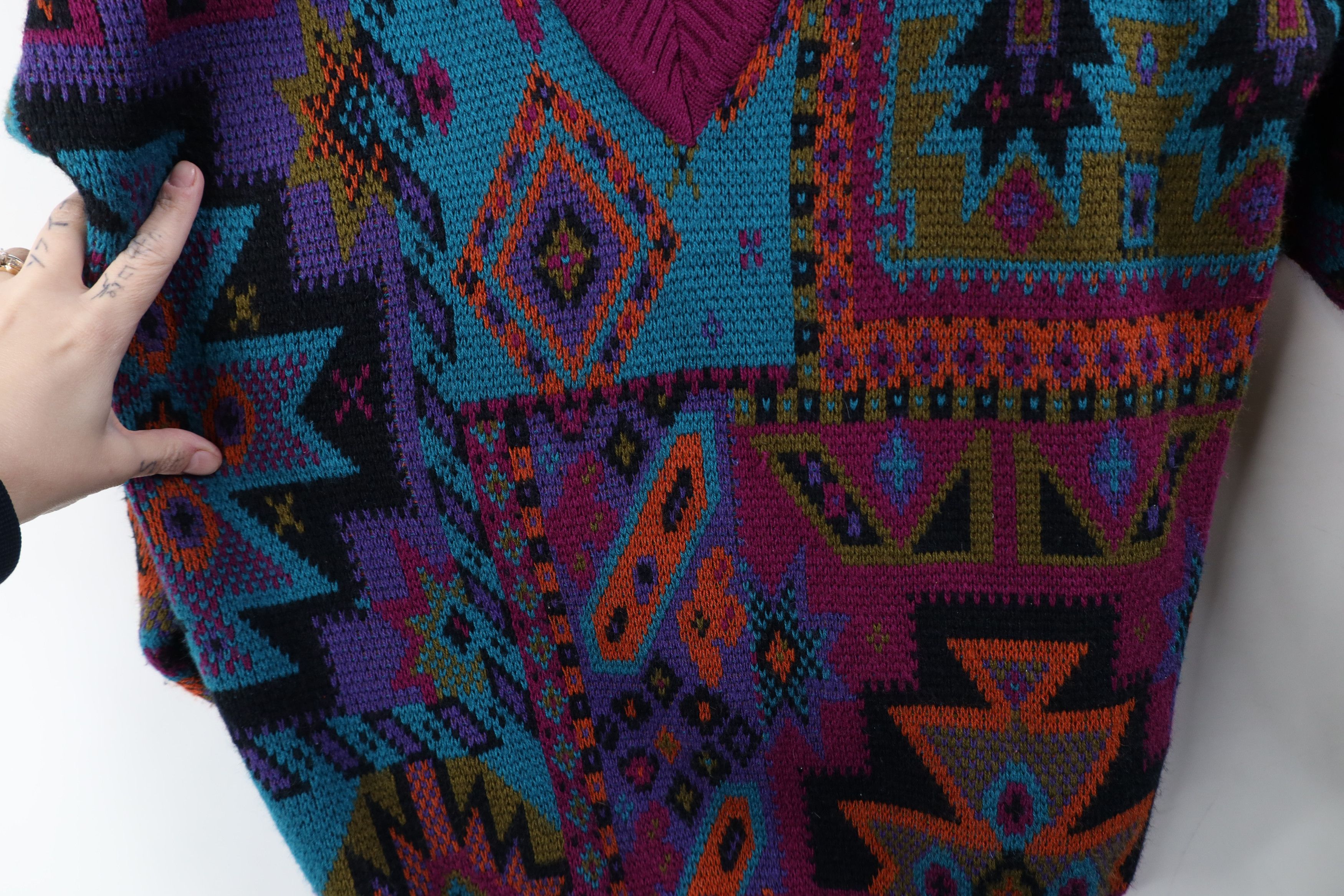 Vintage Vintage 90s Streetwear Southwestern Knit V-Neck Sweater Size L / US 10 / IT 46 - 6 Thumbnail