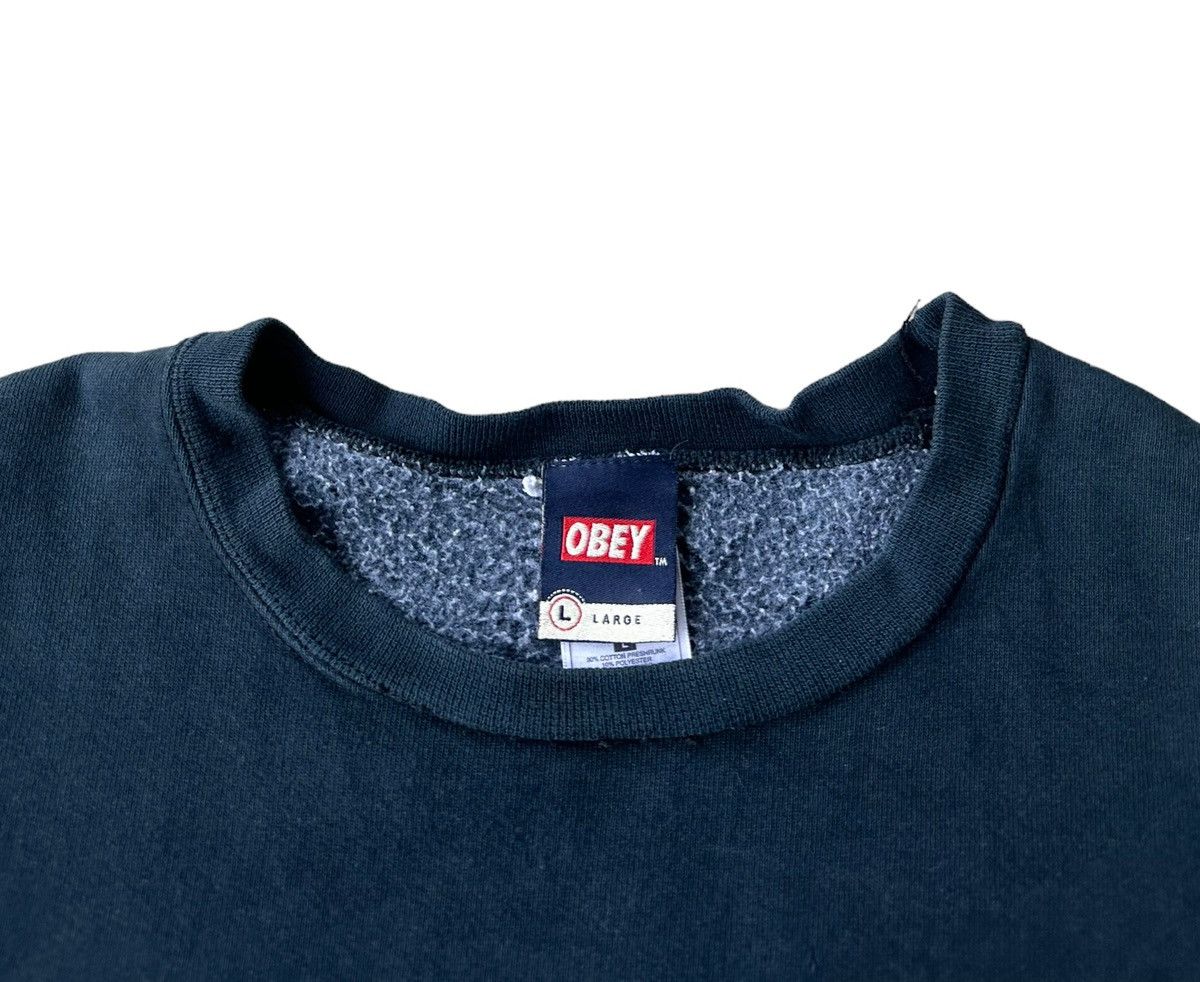 Obey × Vintage thrased Vintage Obey center logo sweatshirt size L Size US L / EU 52-54 / 3 - 4 Thumbnail